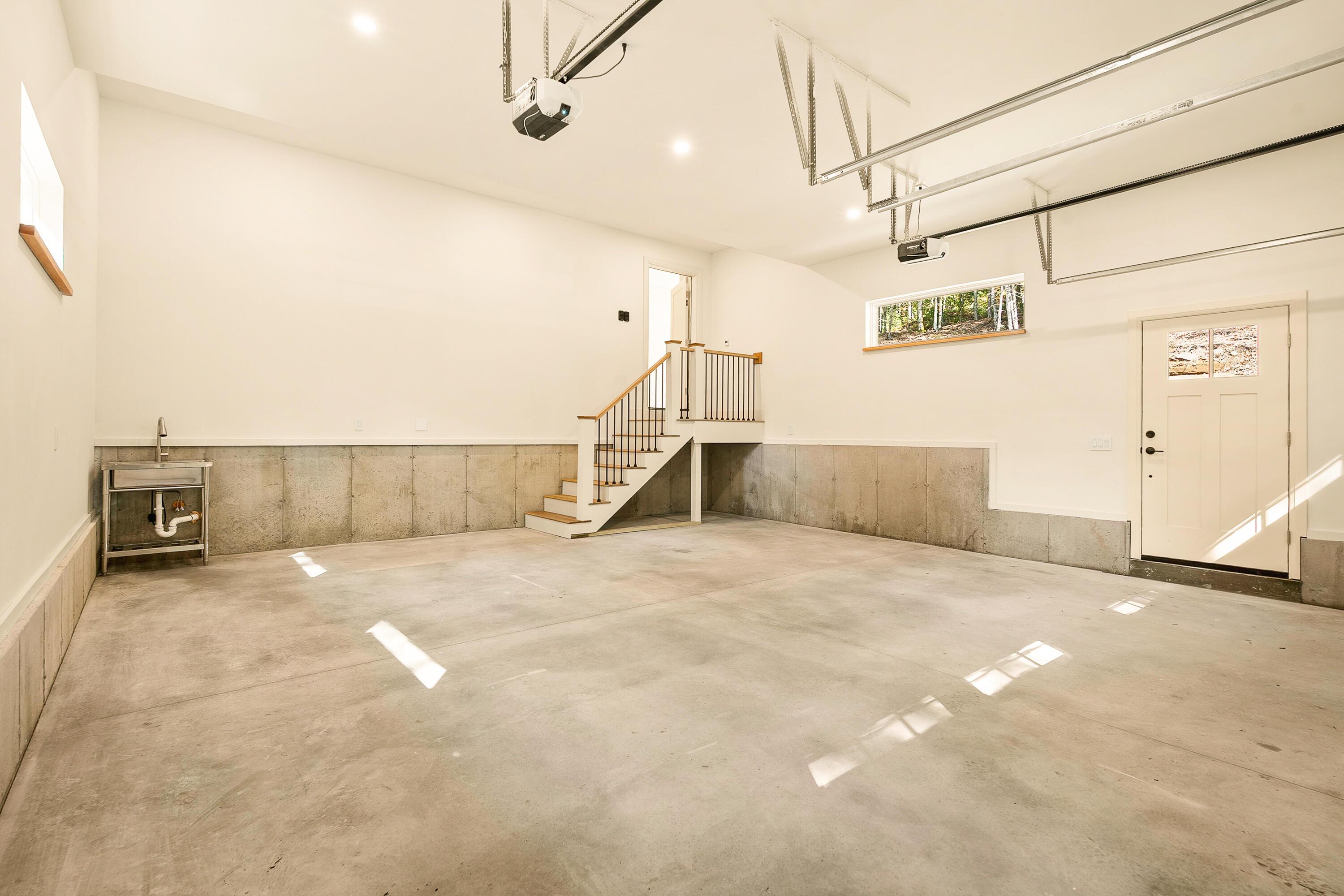  99 Delwin Drive - 物件實景