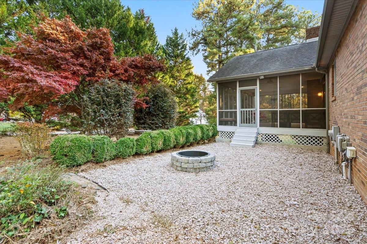 Kannapolis, North Carolina, 28081, United States, 3 Bedrooms Bedrooms, ,4 BathroomsBathrooms,Residential,For Sale,1989536