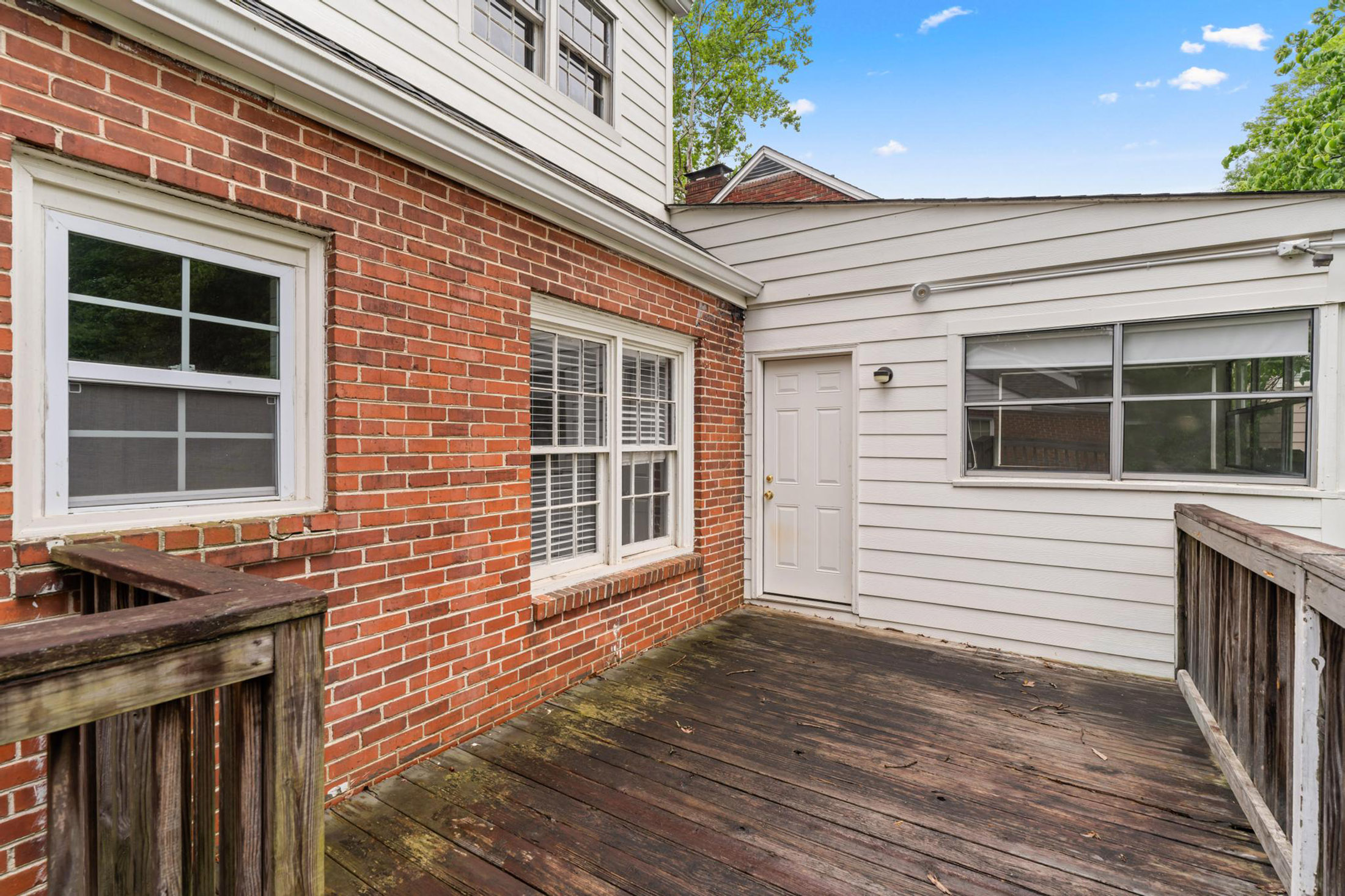  Move-in Ready Four Bedroom Home Offers Intown Convenience - 物件實景