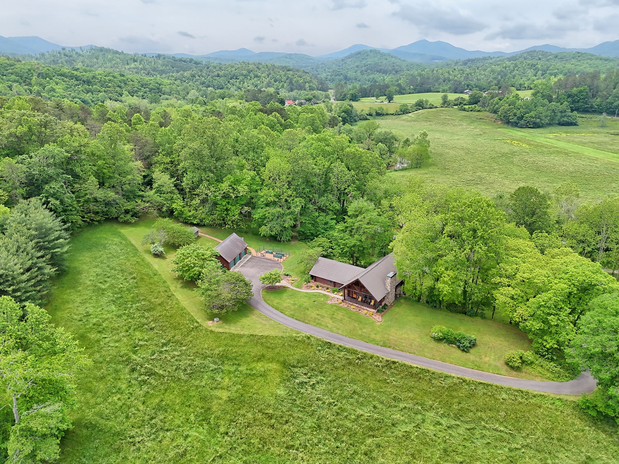 Warne, North Carolina, 28909, United States, 3 Bedrooms Bedrooms, ,3 BathroomsBathrooms,Residential,For Sale,1826737