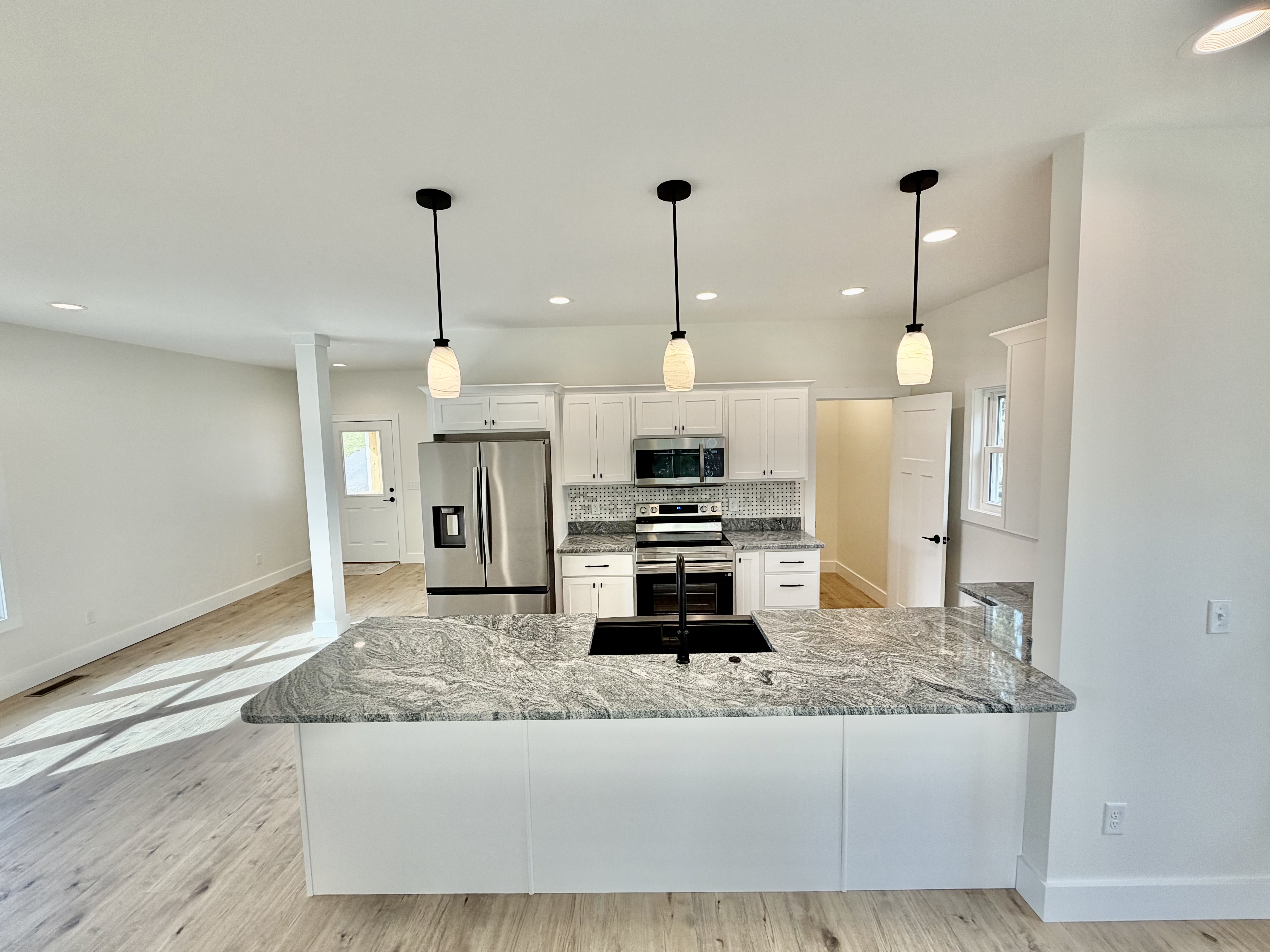 Mars Hill, North Carolina, 28754, United States, 3 Bedrooms Bedrooms, ,3 BathroomsBathrooms,Residential,For Sale,1984303