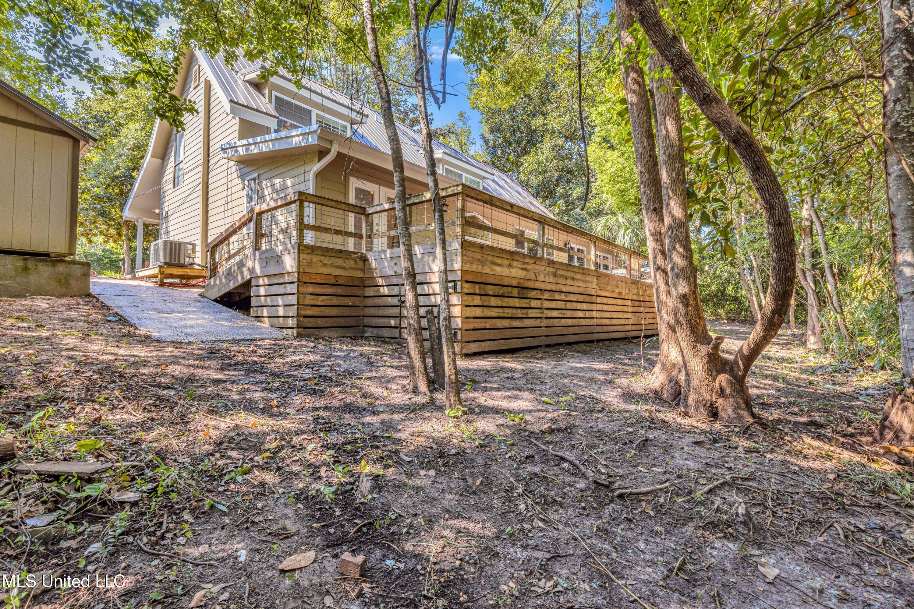 Ocean Springs, Mississippi, 39564, United States, 3 Bedrooms Bedrooms, ,4 BathroomsBathrooms,Residential,For Sale,1942785