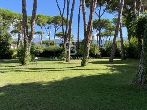 Via E. Malatesta, Forte dei Marmi, Lucca, 55042, IT, 7 Bedrooms Bedrooms, ,6 BathroomsBathrooms,Residential,For Sale,Via E. Malatesta,1676797