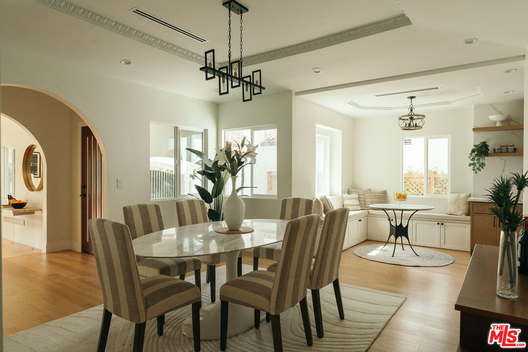 Los Angeles, California, 90019, United States, 4 Bedrooms Bedrooms, ,4 BathroomsBathrooms,Residential,For Sale,1889946