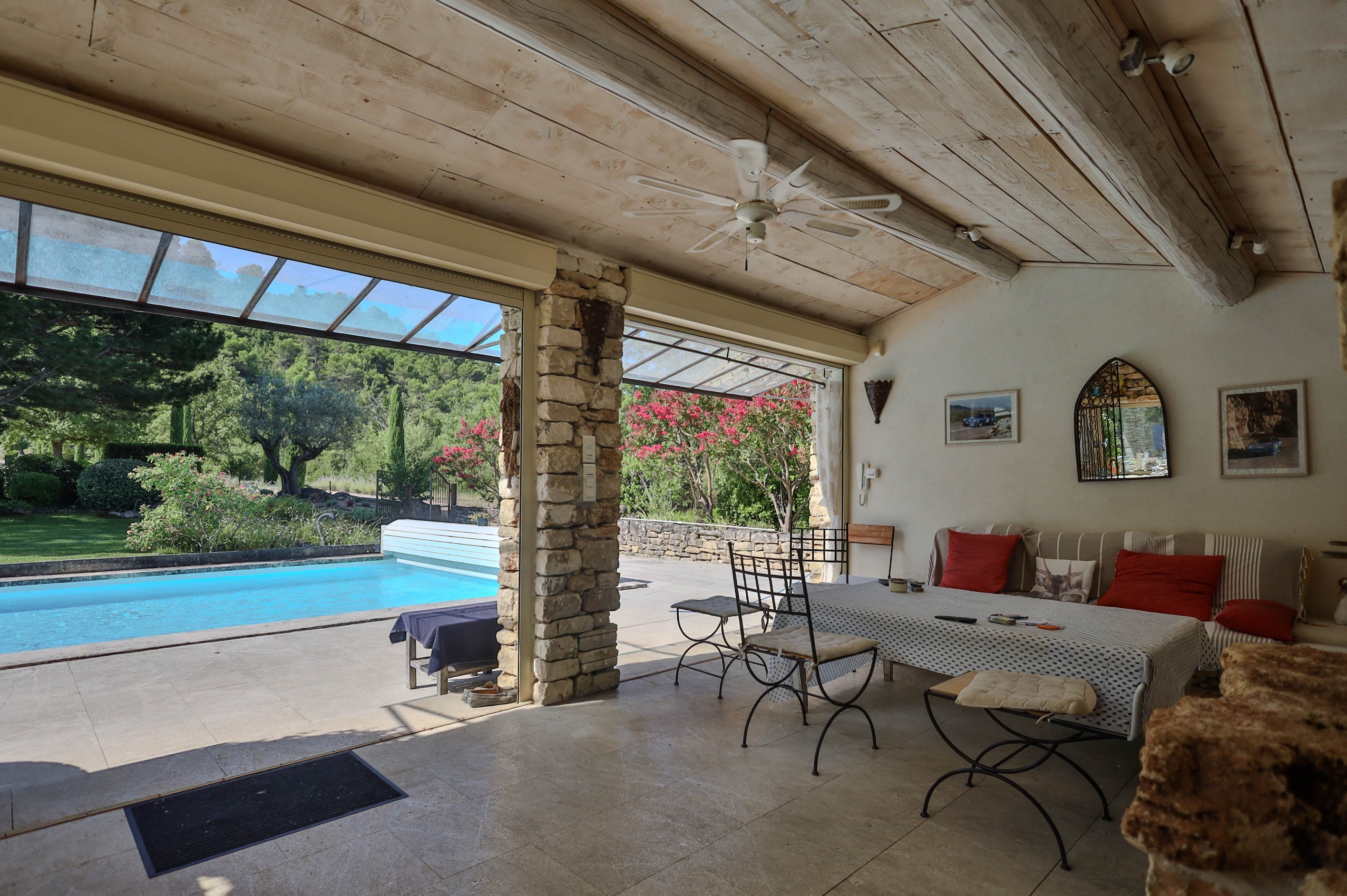  Elegant Provençal Property with Views over Gordes - 物件實景