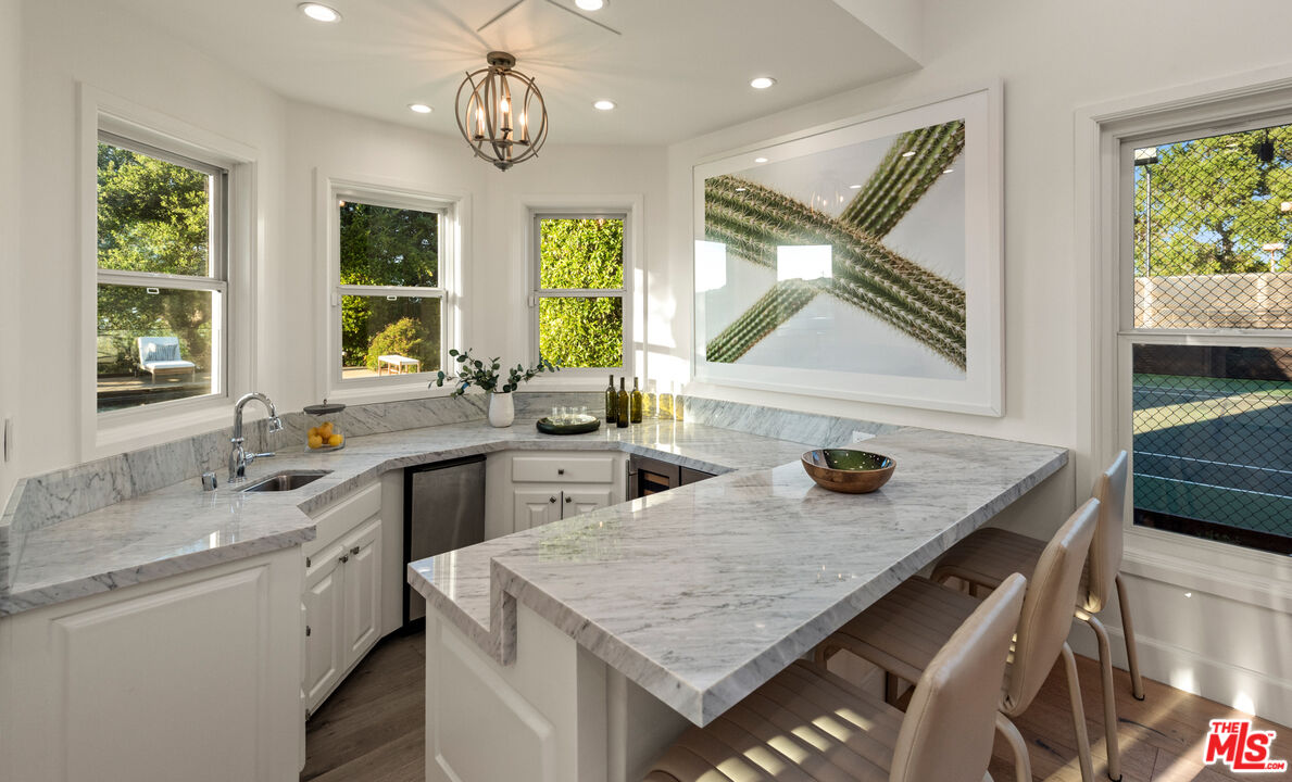 Los Angeles, California, 90049, United States, 5 Bedrooms Bedrooms, ,4 BathroomsBathrooms,Residential,For Sale,1889913