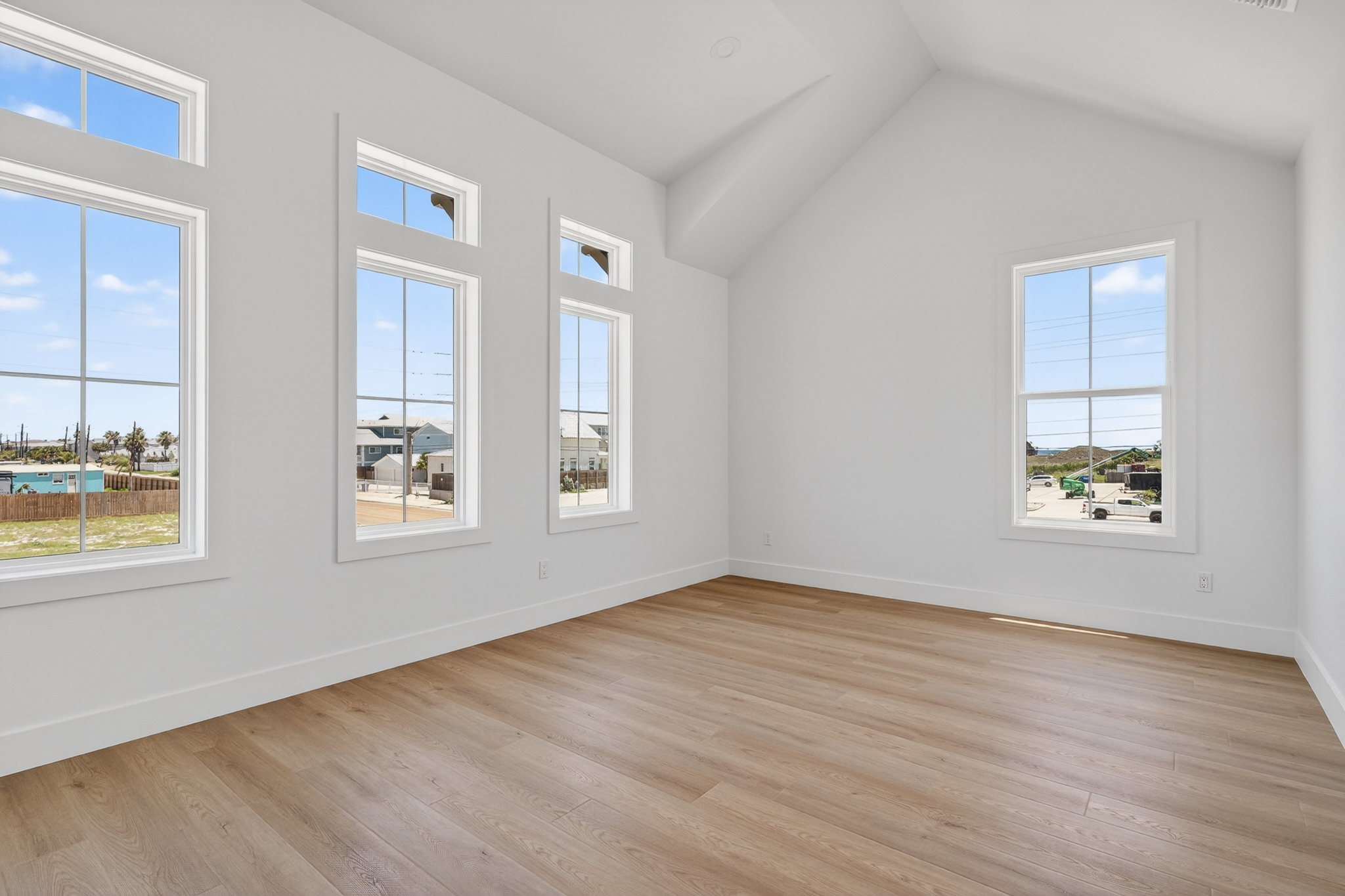  Coastal Elegance and Quality Craftsmanship - 物件實景