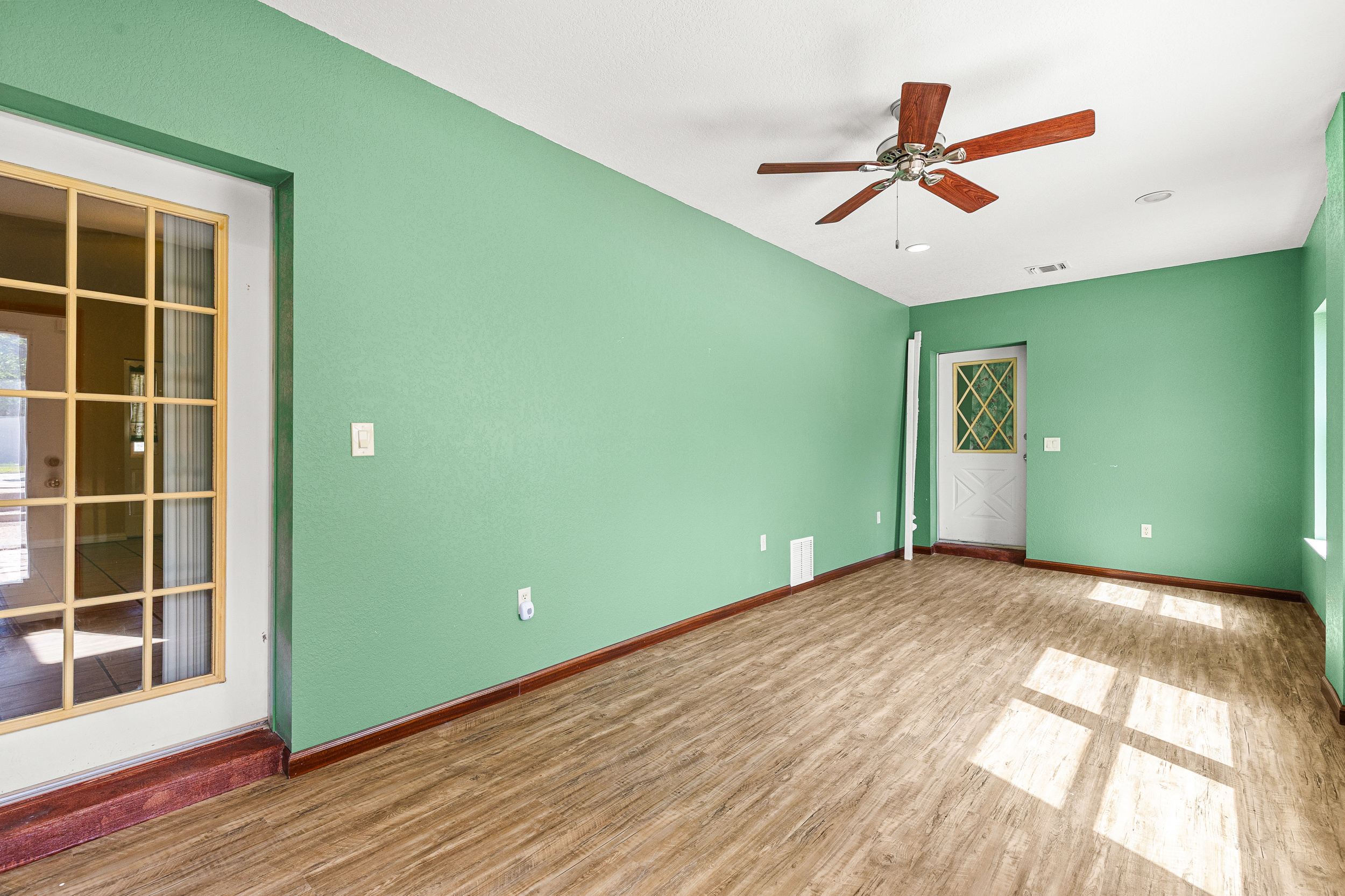 Adkins, Texas, 78101, United States, 4 Bedrooms Bedrooms, ,2 BathroomsBathrooms,Residential,For Sale,1979790