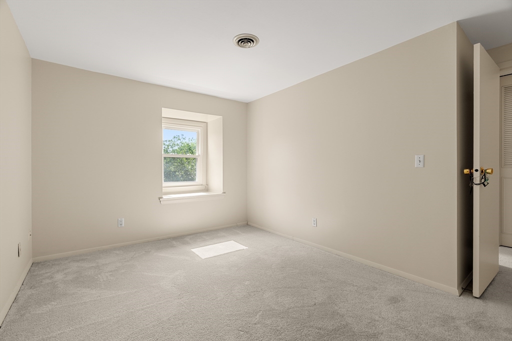 Salem, Massachusetts, 01970, United States, 3 Bedrooms Bedrooms, ,3 BathroomsBathrooms,Residential,For Sale,1913540