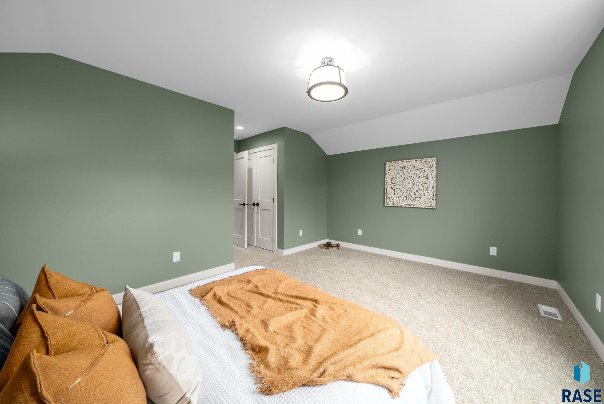 Sioux Falls, South Dakota, 57110, United States, 3 Bedrooms Bedrooms, ,3 BathroomsBathrooms,Residential,For Sale,2005643