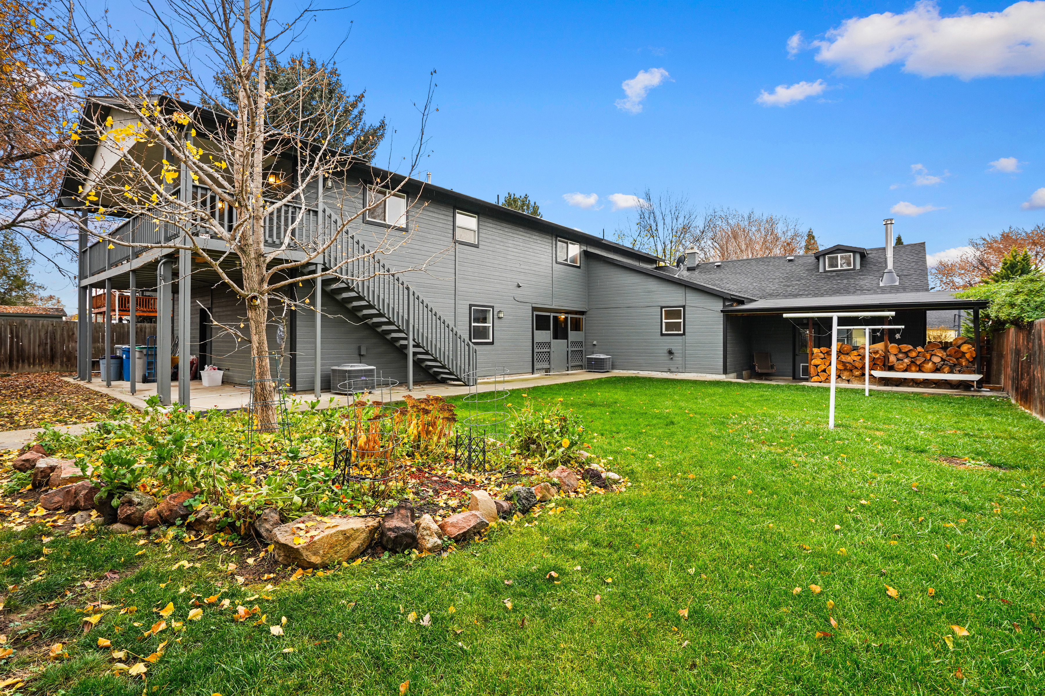  Lives Like Two Homes - 物件實景