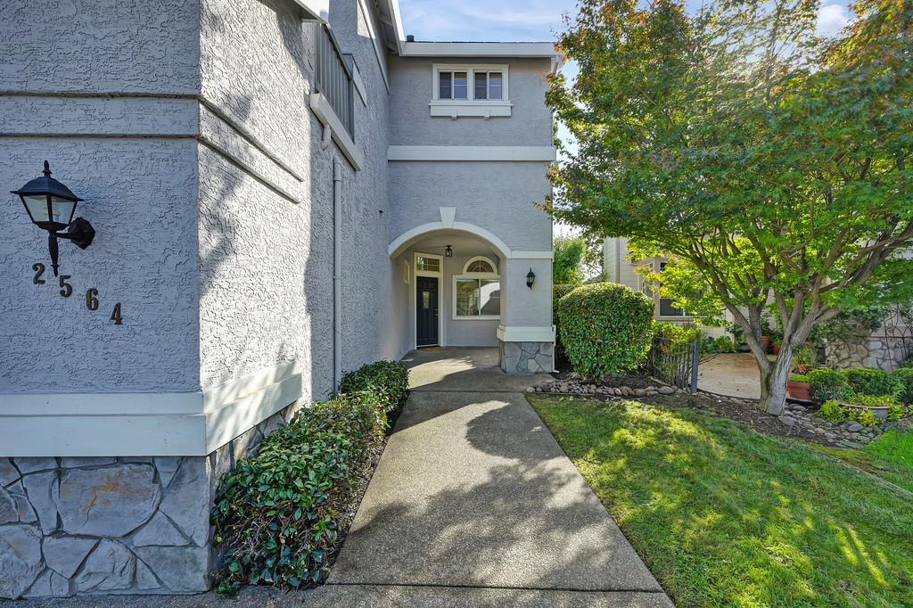 Roseville, California, 95661, United States, 4 Bedrooms Bedrooms, ,3 BathroomsBathrooms,Residential,For Sale,1989245