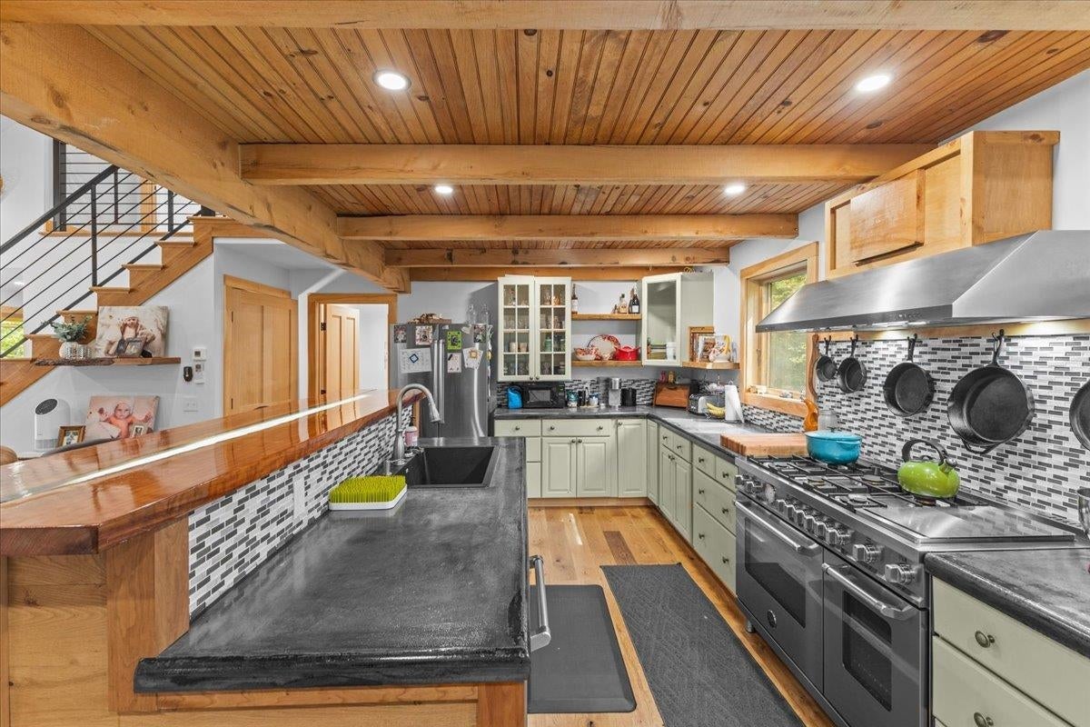 Johnson, Vermont, 05656, United States, 3 Bedrooms Bedrooms, ,2 BathroomsBathrooms,Residential,For Sale,1948008
