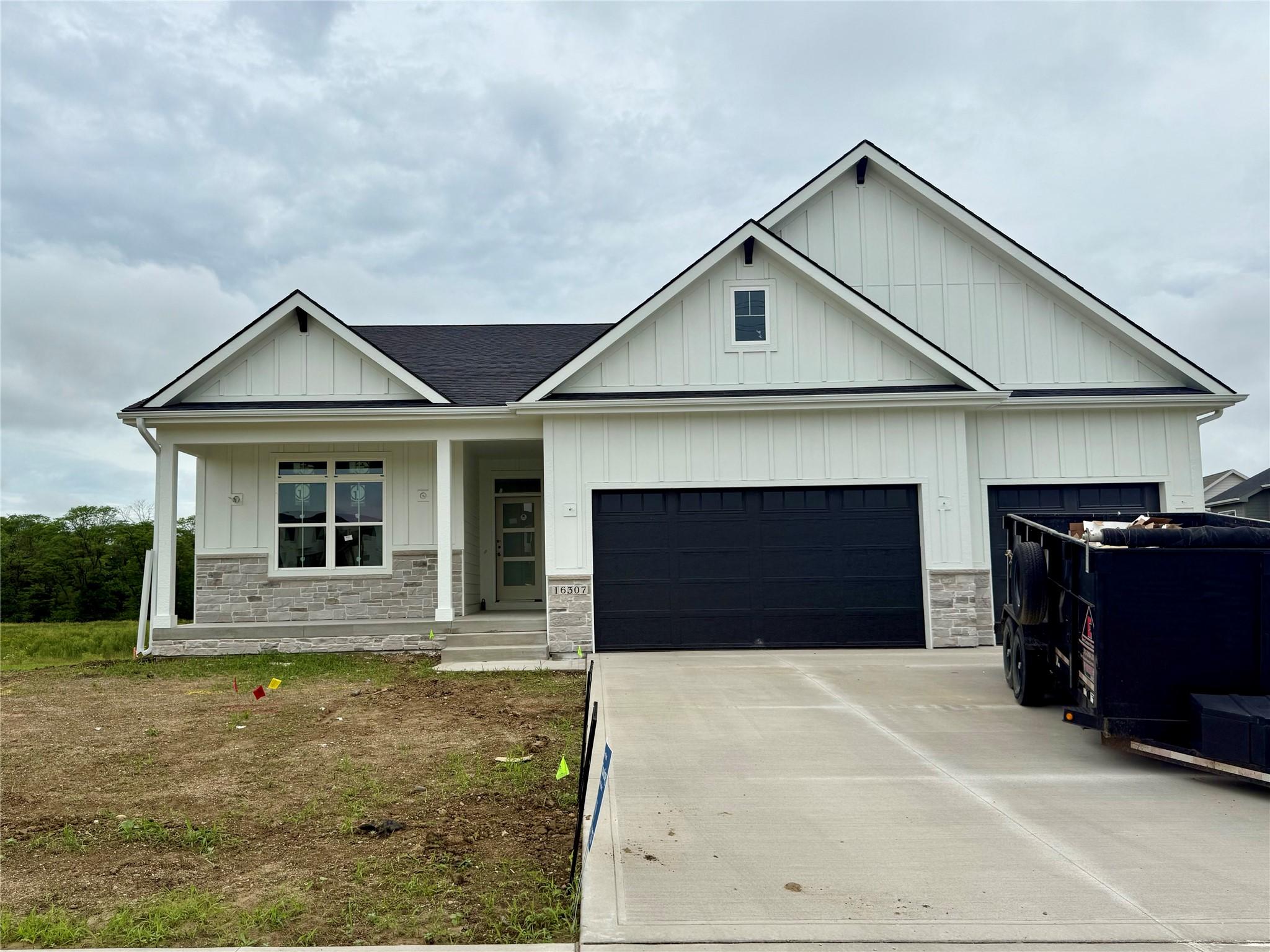 Urbandale, Iowa, 50111, United States, 4 Bedrooms Bedrooms, ,3 BathroomsBathrooms,Residential,For Sale,1872106