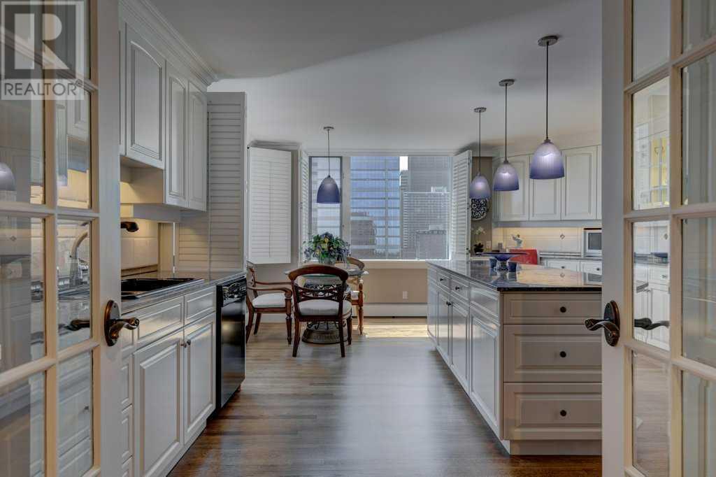 CALGARY, Alberta, T2P 3R8, CA, 2 Bedrooms Bedrooms, ,2 BathroomsBathrooms,Residential,For Sale,1908655