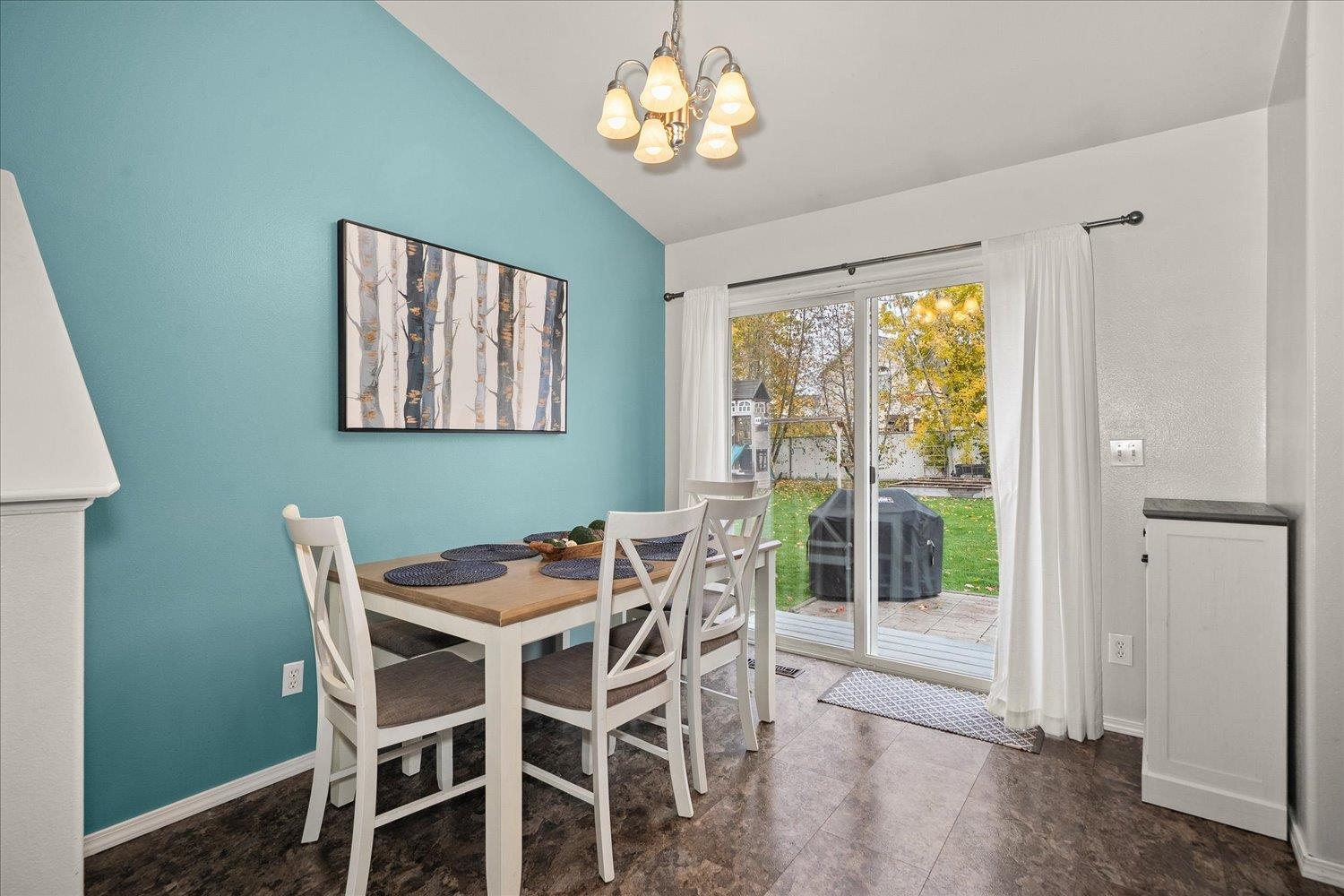 Spokane Valley, Washington, 99016, United States, 5 Bedrooms Bedrooms, ,3 BathroomsBathrooms,Residential,For Sale,1990389