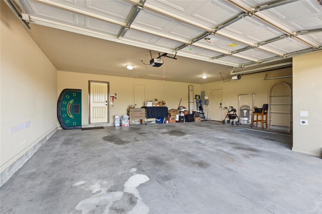 Mustang, Oklahoma, 73064, United States, 4 Bedrooms Bedrooms, ,4 BathroomsBathrooms,Residential,For Sale,1966333