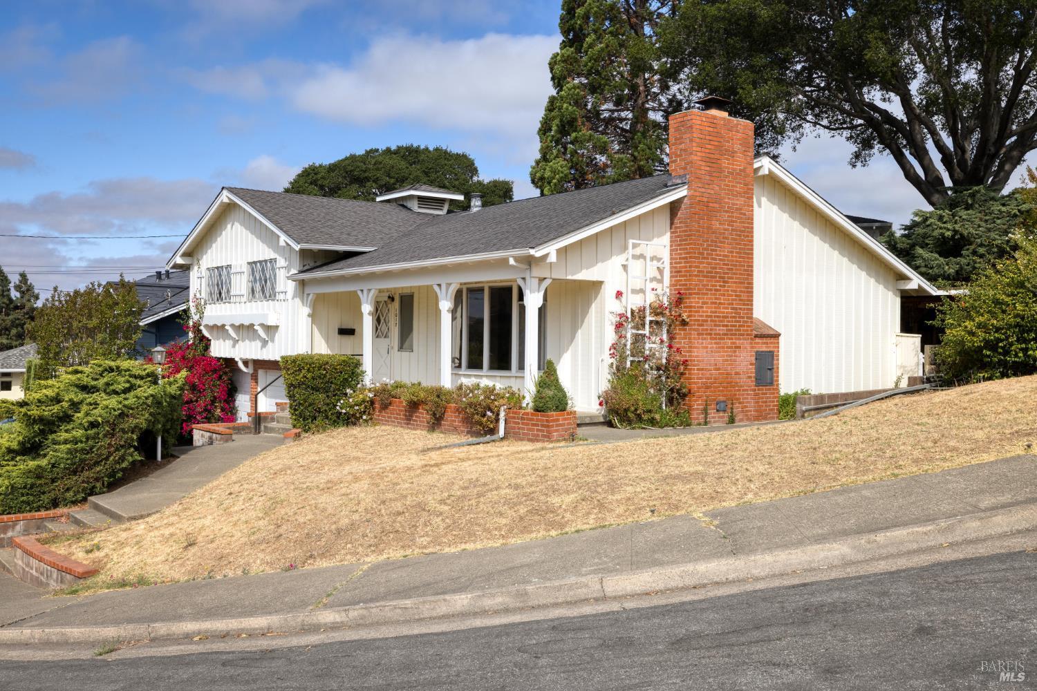 Petaluma, California, 94952, United States, 3 Bedrooms Bedrooms, ,3 BathroomsBathrooms,Residential,For Sale,1981148