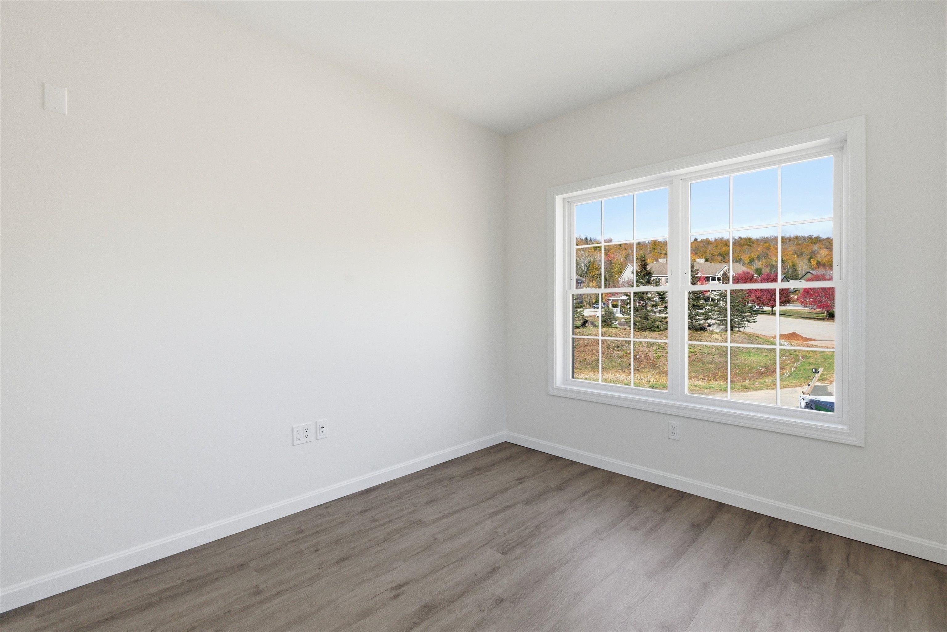 Lincoln, New Hampshire, 03251, United States, 3 Bedrooms Bedrooms, ,2 BathroomsBathrooms,Residential,For Sale,1980638