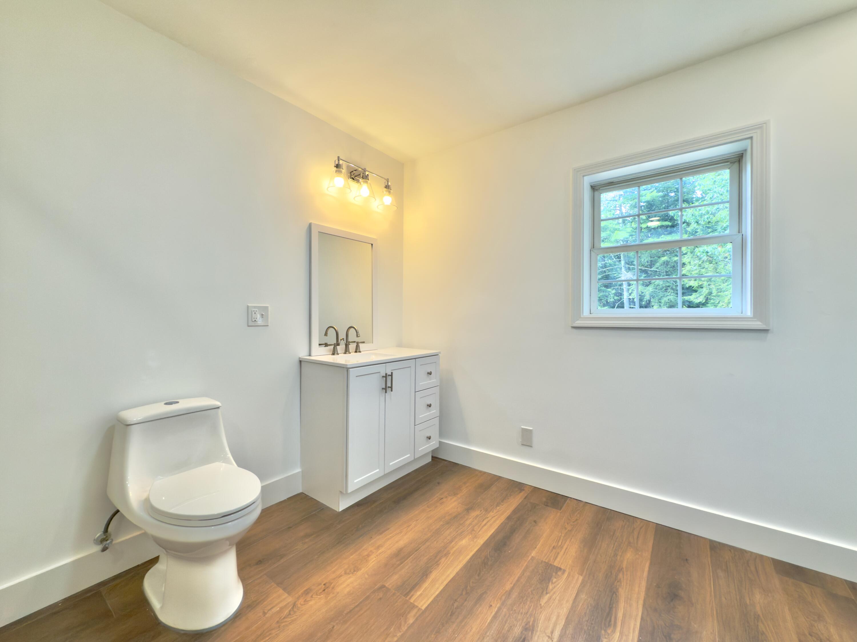 Windham, Maine, 04062, United States, 8 Bedrooms Bedrooms, ,3 BathroomsBathrooms,Residential,For Sale,1932524