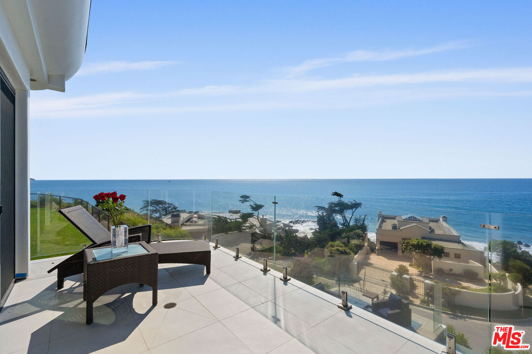 Malibu, California, 90265, United States, 3 Bedrooms Bedrooms, ,4 BathroomsBathrooms,Residential,For Sale,1855948