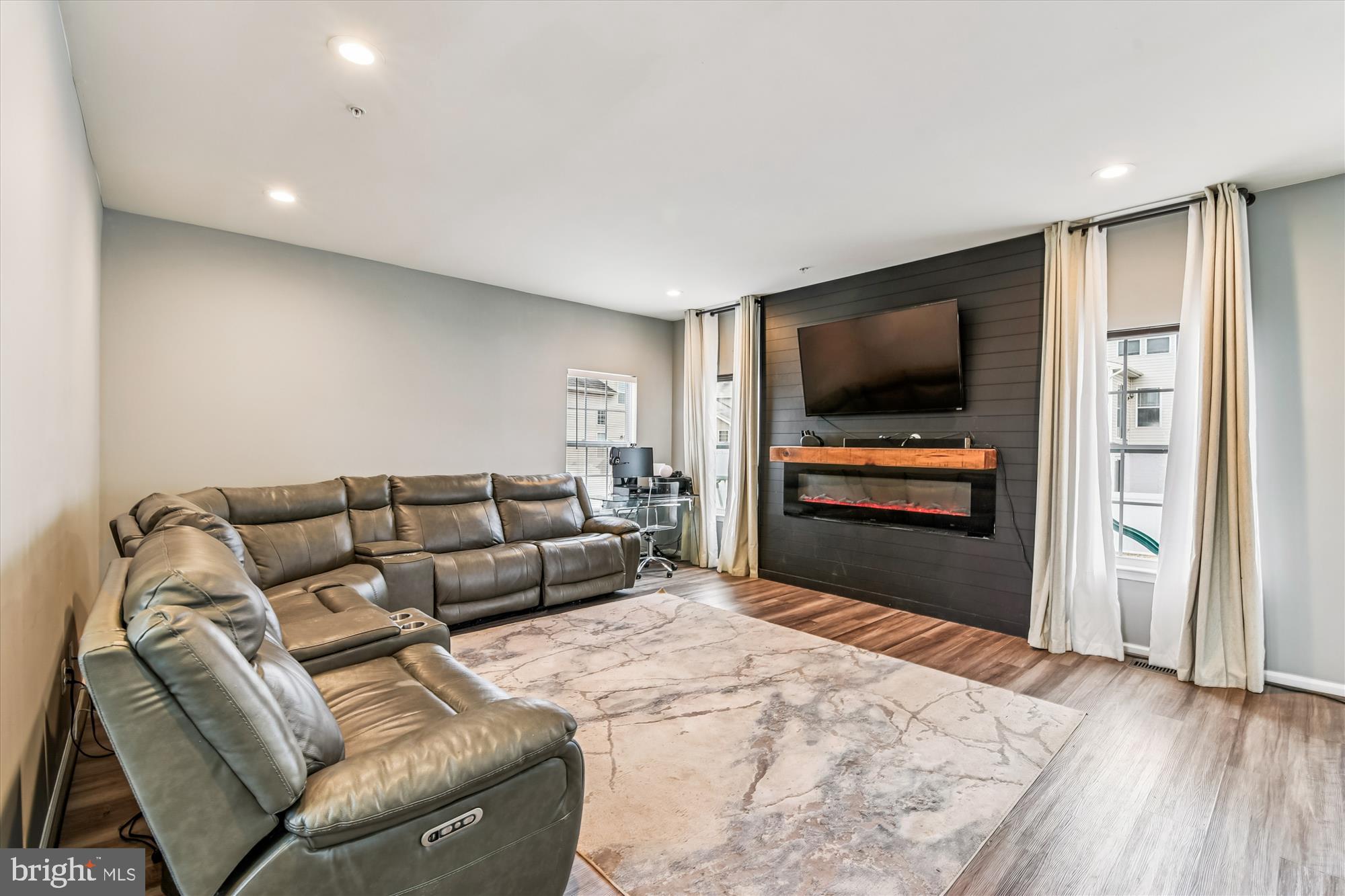 Aberdeen, Maryland, 21001, United States, 6 Bedrooms Bedrooms, ,5 BathroomsBathrooms,Residential,For Sale,1996659