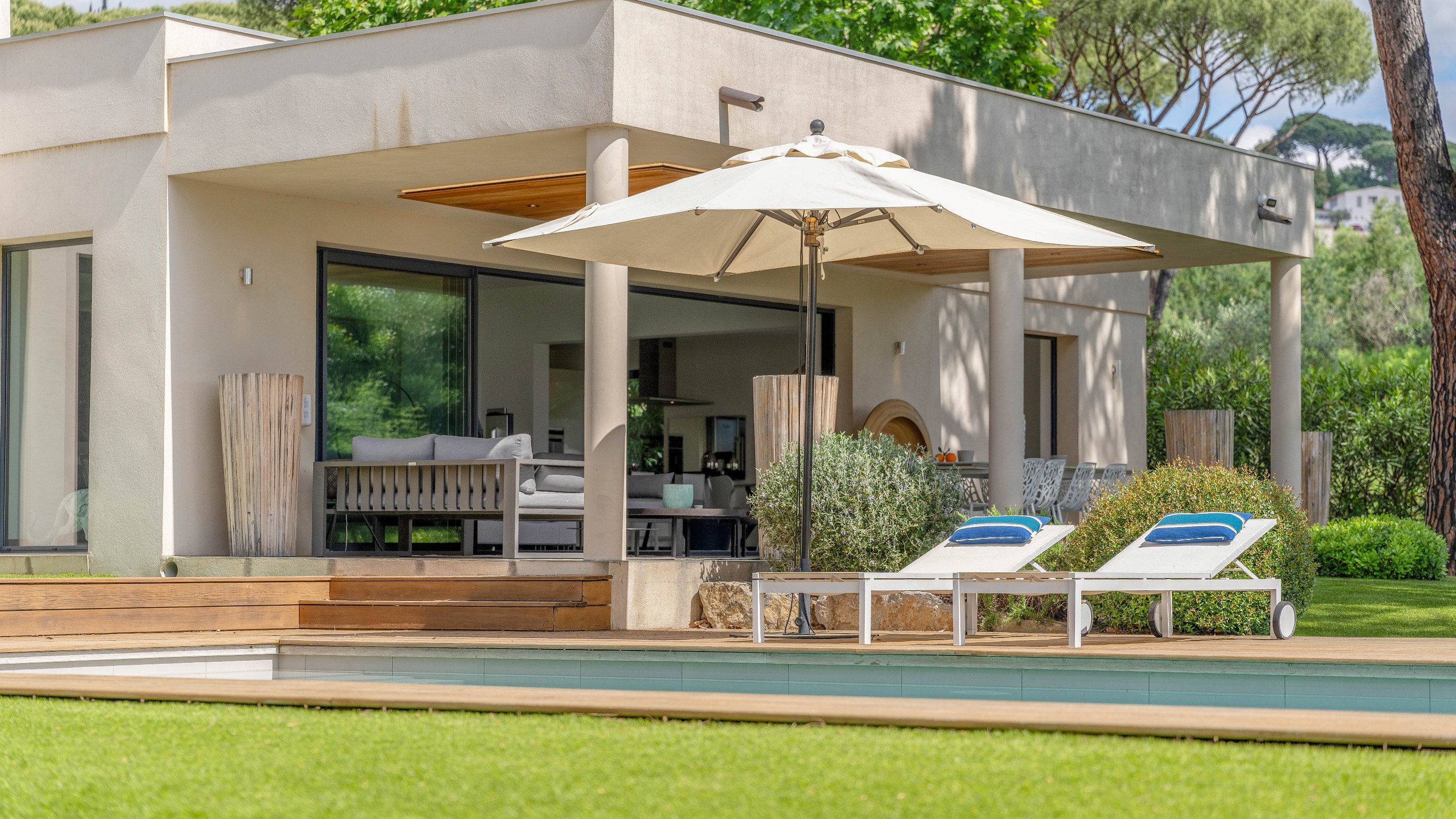  Sole agents - Contemporary villa for sale in Grimaud with sea view and pool - 物件實景