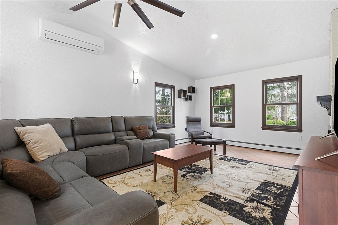 Robinson Twp, Pennsylvania, 15108, United States, 4 Bedrooms Bedrooms, ,5 BathroomsBathrooms,Residential,For Sale,1997080