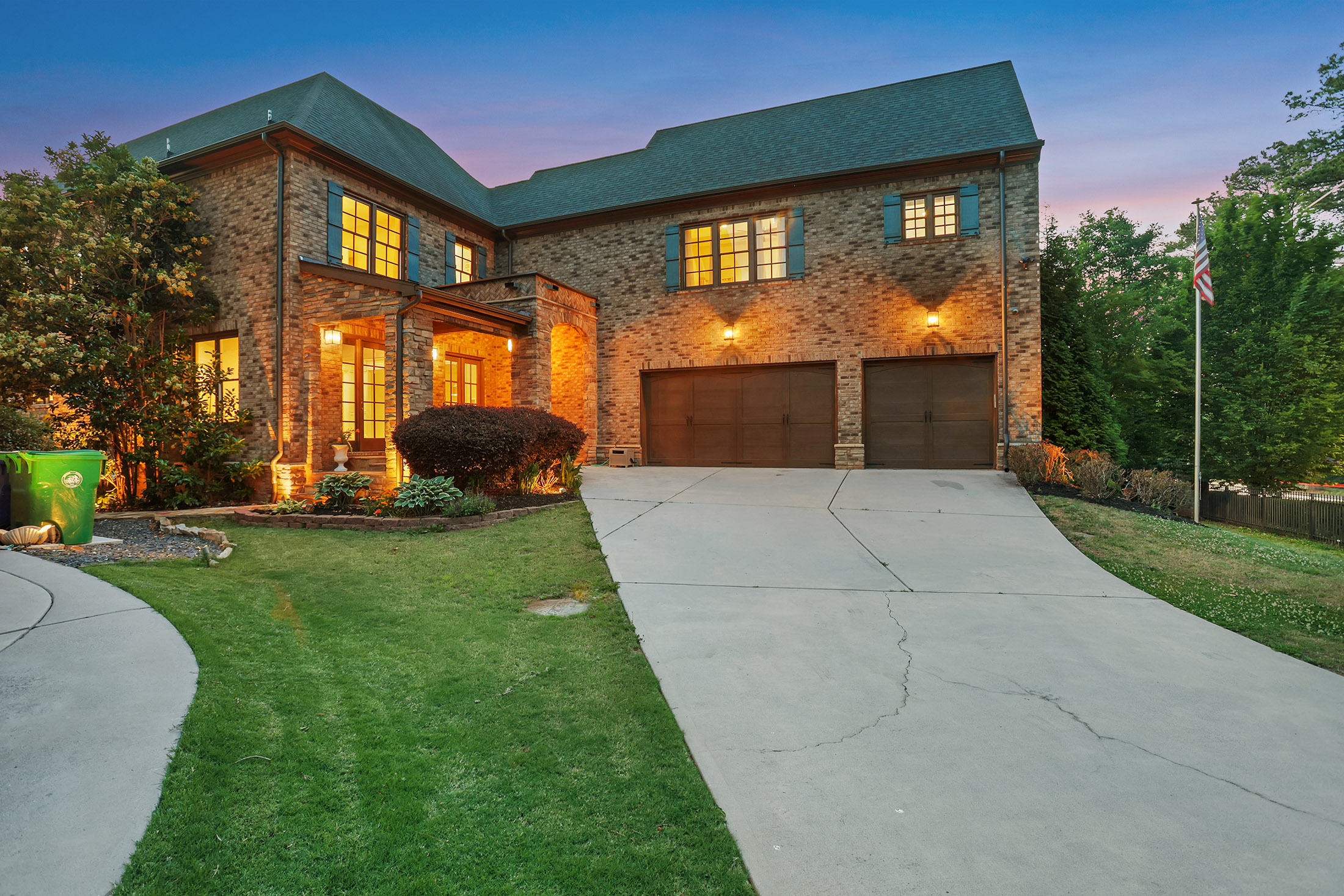  Sophisticated Brick Residence in Coveted Brookhaven Location - 物件實景