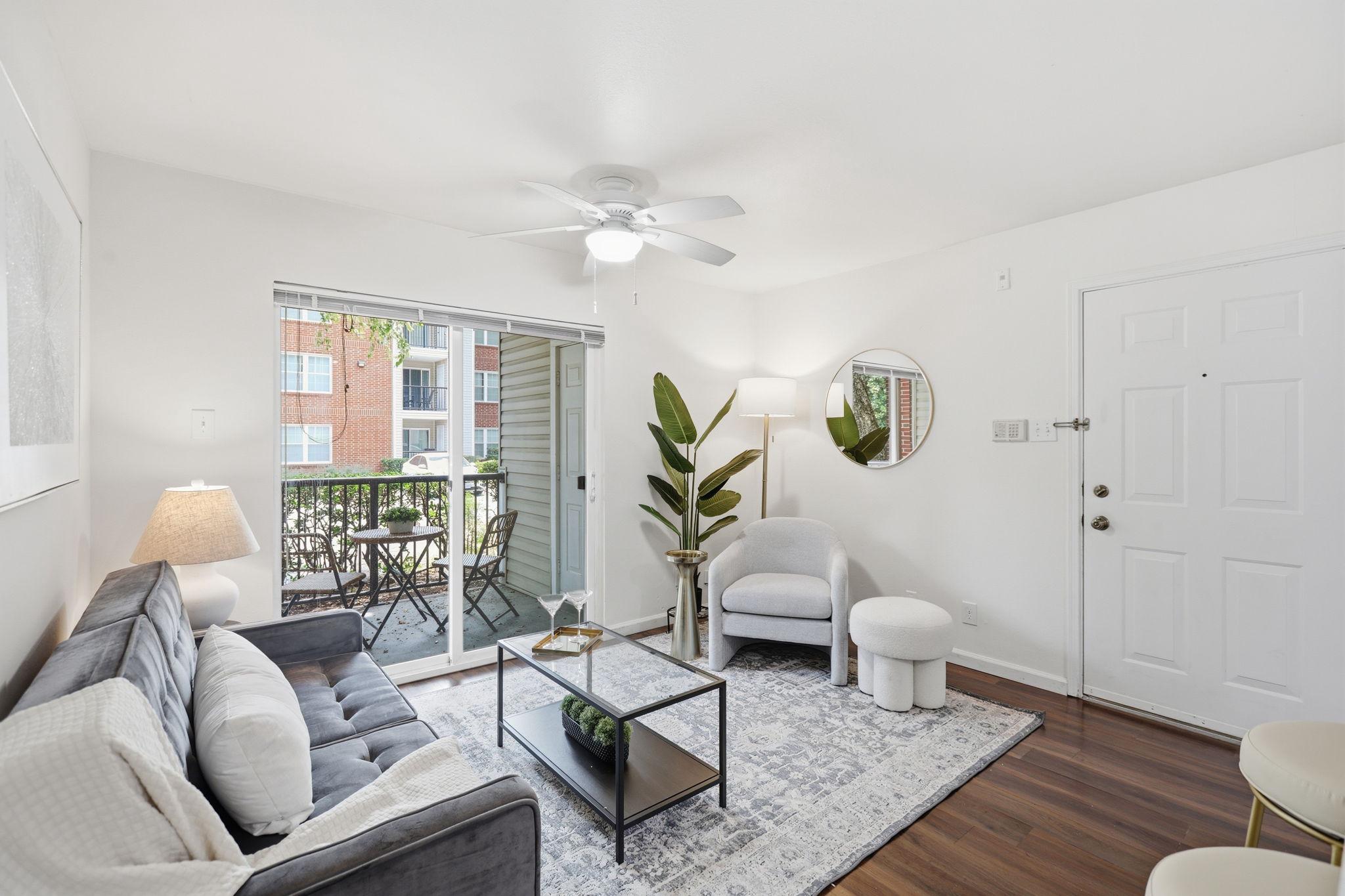  3303 Wyndham Circle, Alexandria, VA, 22302 - 物件實景