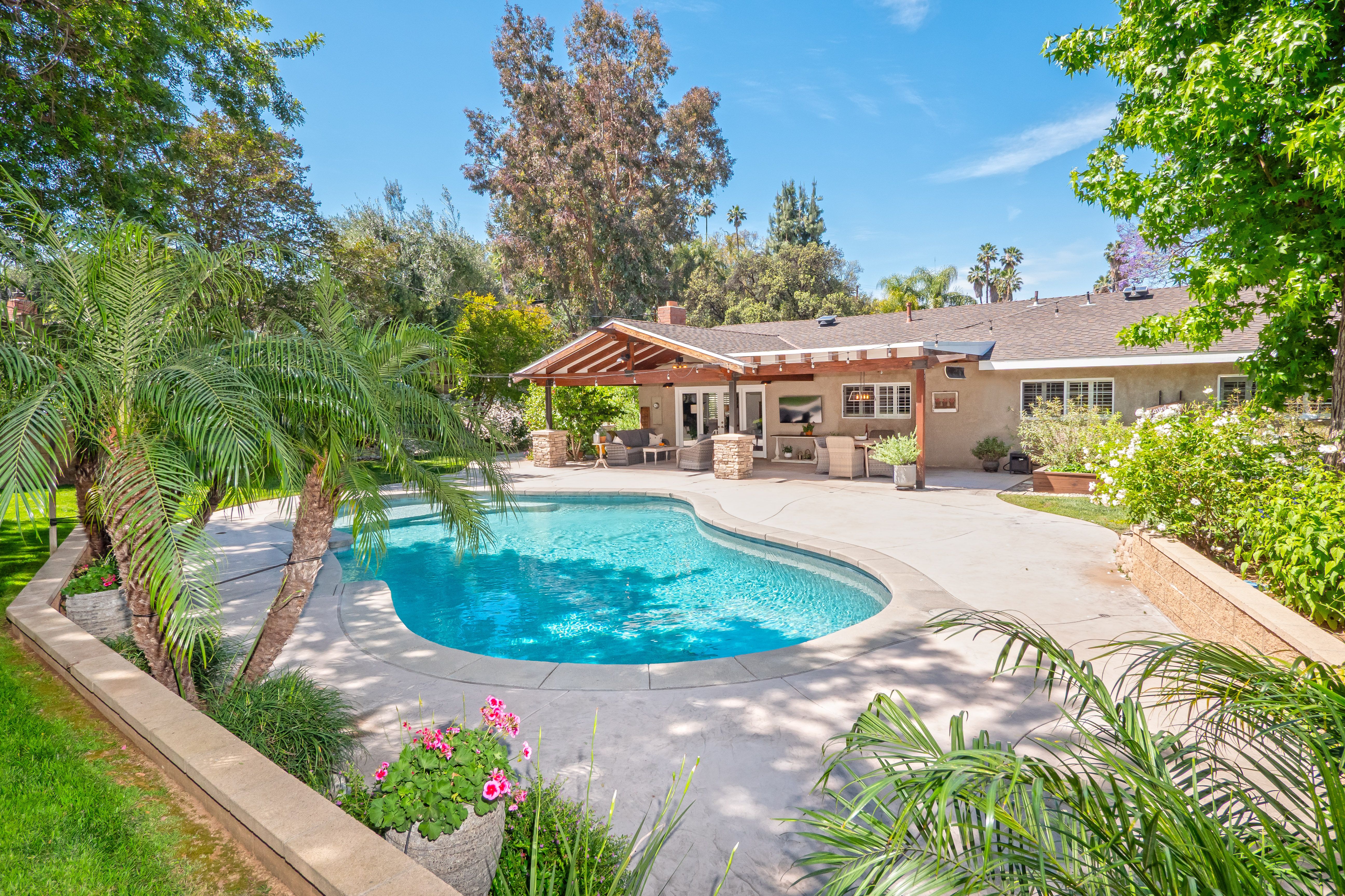  2372 Shadow Hill Drive, Riverside, CA 92506 - 物件實景