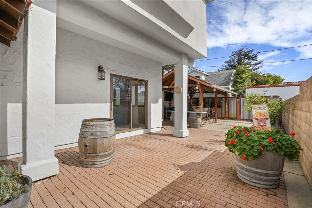 Santa Maria, California, 93454, United States, 5 Bedrooms Bedrooms, ,3 BathroomsBathrooms,Residential,For Sale,2032252