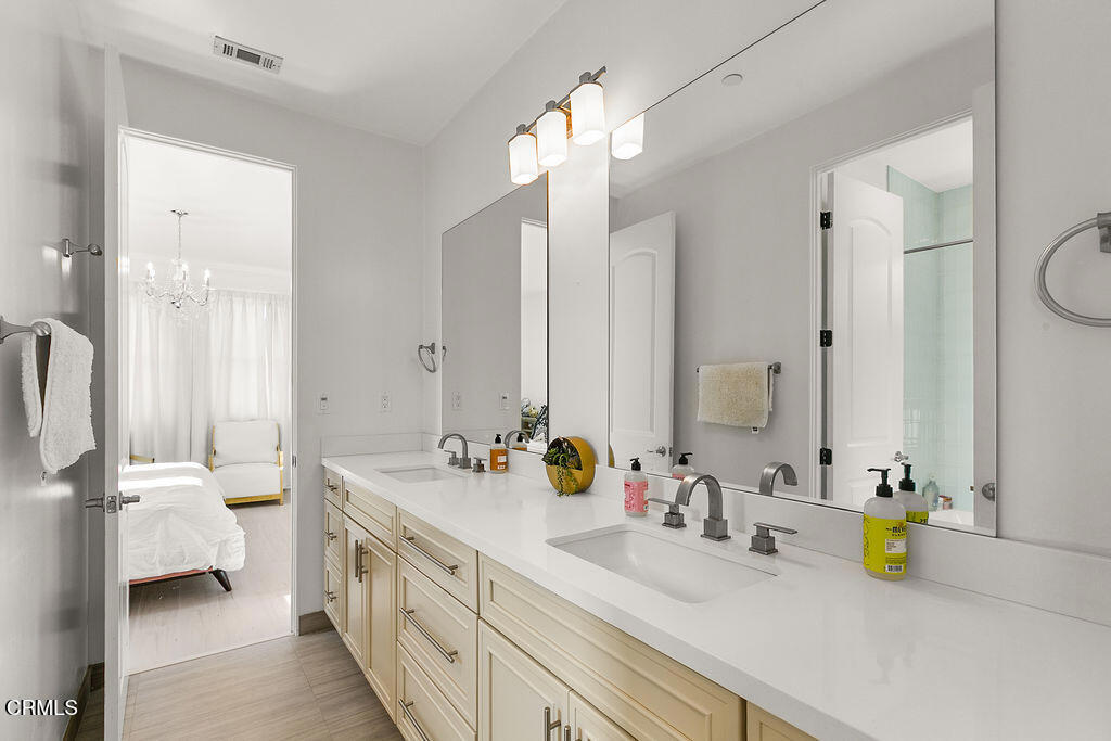 Thousand Oaks, California, 91362, United States, 4 Bedrooms Bedrooms, ,4 BathroomsBathrooms,Residential,For Sale,1997017