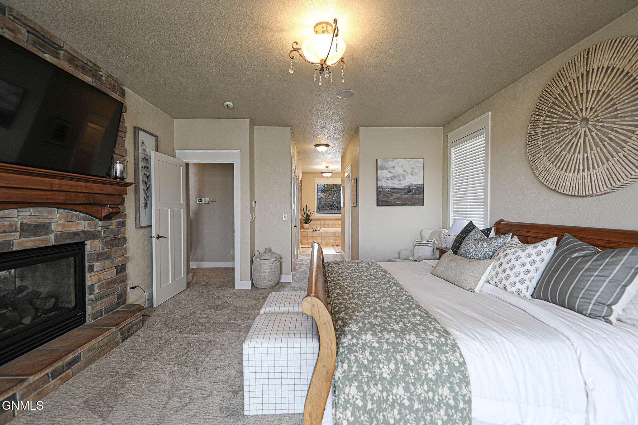 Bismarck, North Dakota, 58503, United States, 6 Bedrooms Bedrooms, ,5 BathroomsBathrooms,Residential,For Sale,1980273