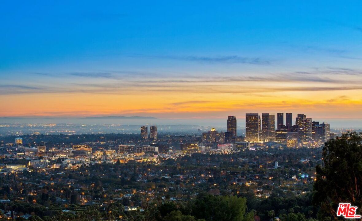 9443 Sierra Mar Pl, Los Angeles, California, 90069, United States, 3 Bedrooms Bedrooms, ,3 BathroomsBathrooms,Residential,For Sale,9443 Sierra Mar Pl,1612941
