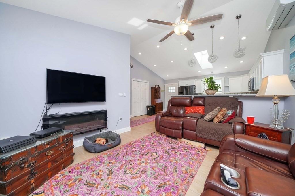 Oxford, Massachusetts, 01540, United States, 4 Bedrooms Bedrooms, ,4 BathroomsBathrooms,Residential,For Sale,1936880