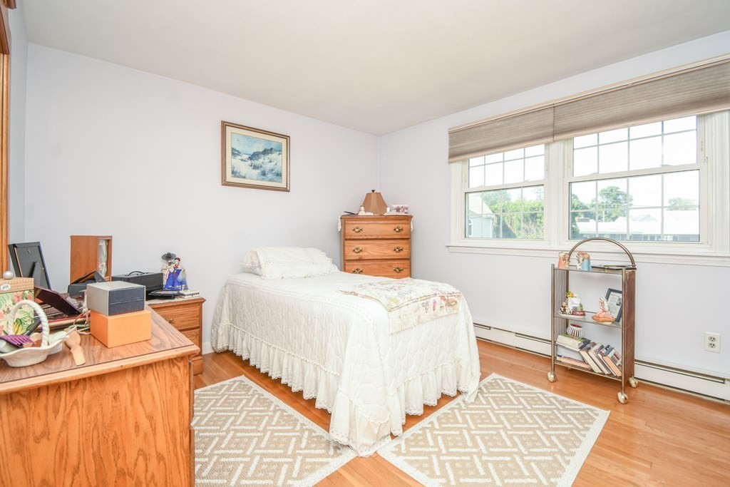 Nahant, Massachusetts, 01908, United States, 4 Bedrooms Bedrooms, ,3 BathroomsBathrooms,Residential,For Sale,1943119