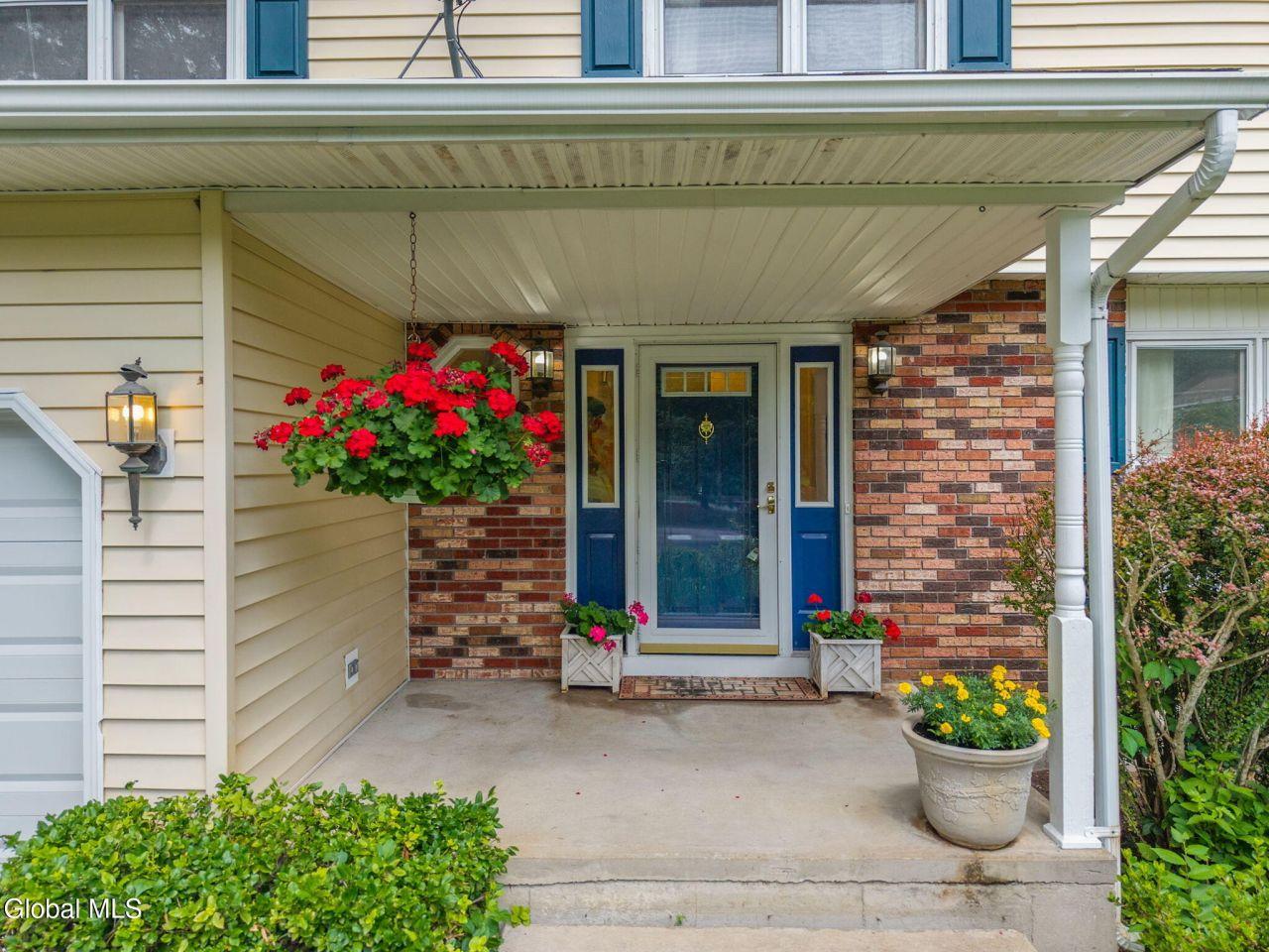 Guilderland, New York, 12303, United States, 4 Bedrooms Bedrooms, ,3 BathroomsBathrooms,Residential,For Sale,1891767