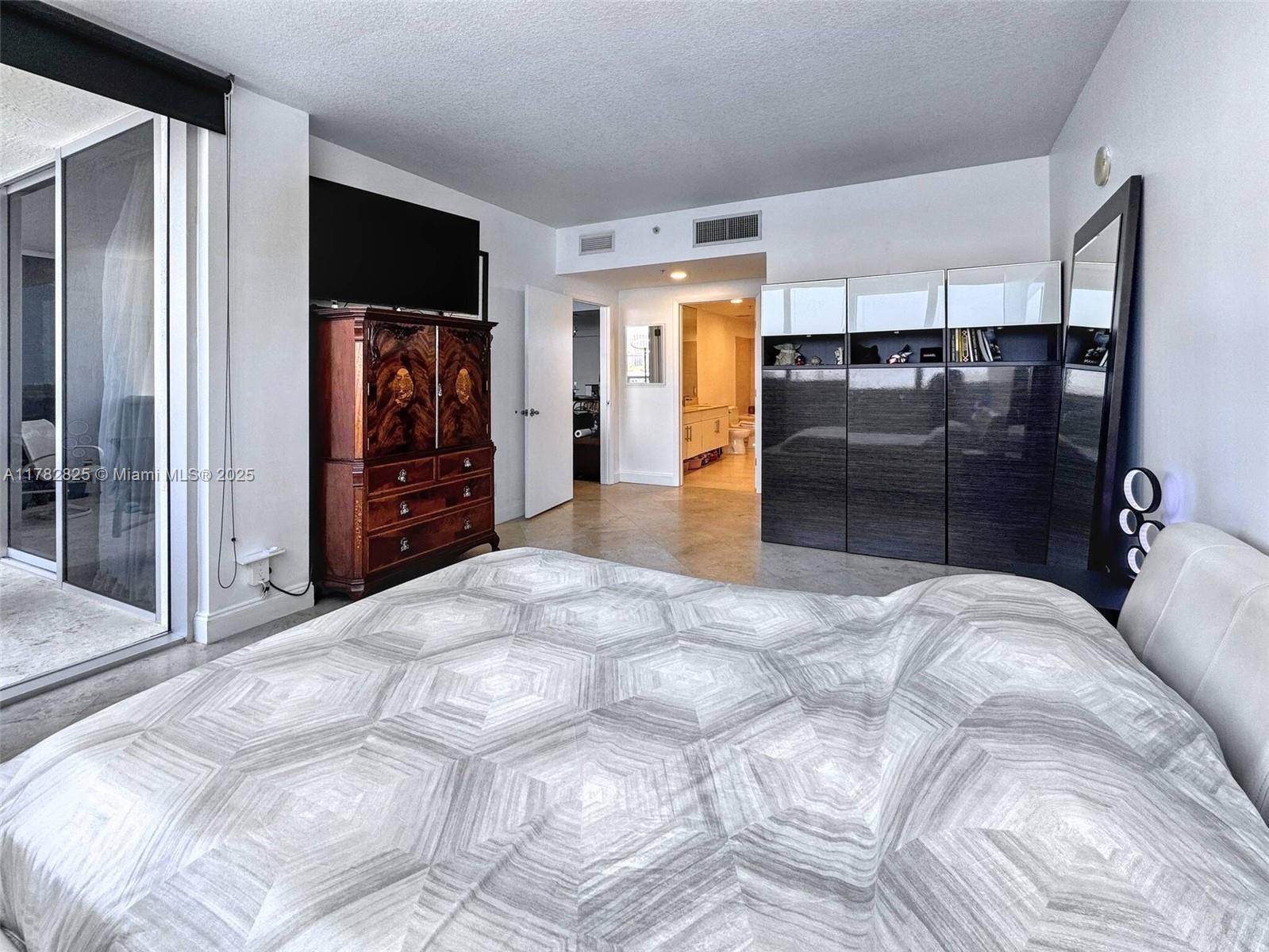 North Bay Village, Florida, 33141, United States, 2 Bedrooms Bedrooms, ,2 BathroomsBathrooms,Residential,For Sale,1878649