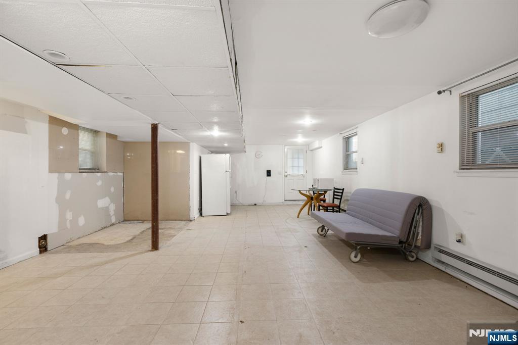 Harrison, New Jersey, 07029, United States, 6 Bedrooms Bedrooms, ,2 BathroomsBathrooms,Residential,For Sale,1992098