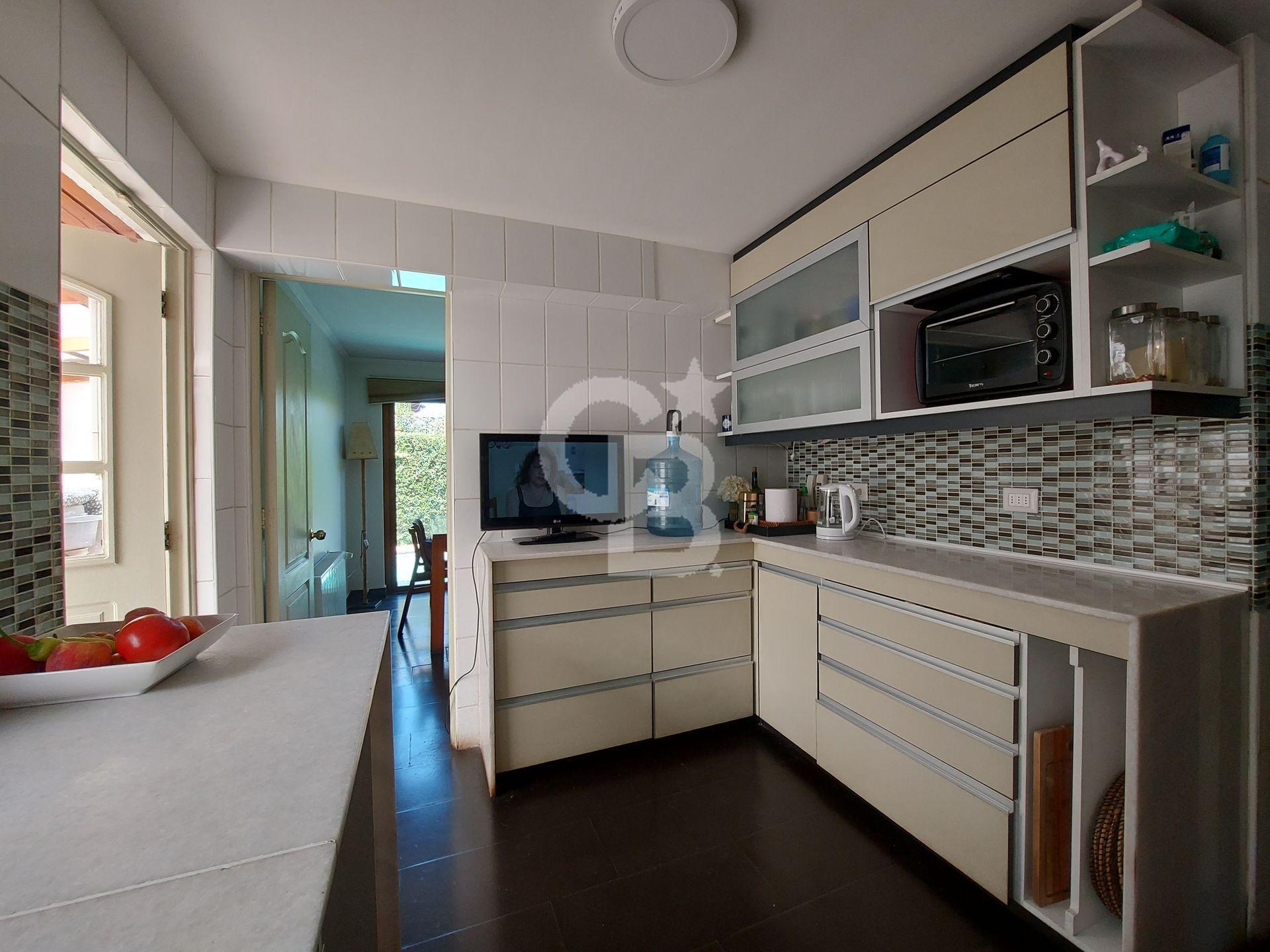 Huechuraba, Chile, 5 Bedrooms Bedrooms, ,4 BathroomsBathrooms,Residential,For Sale,2003220