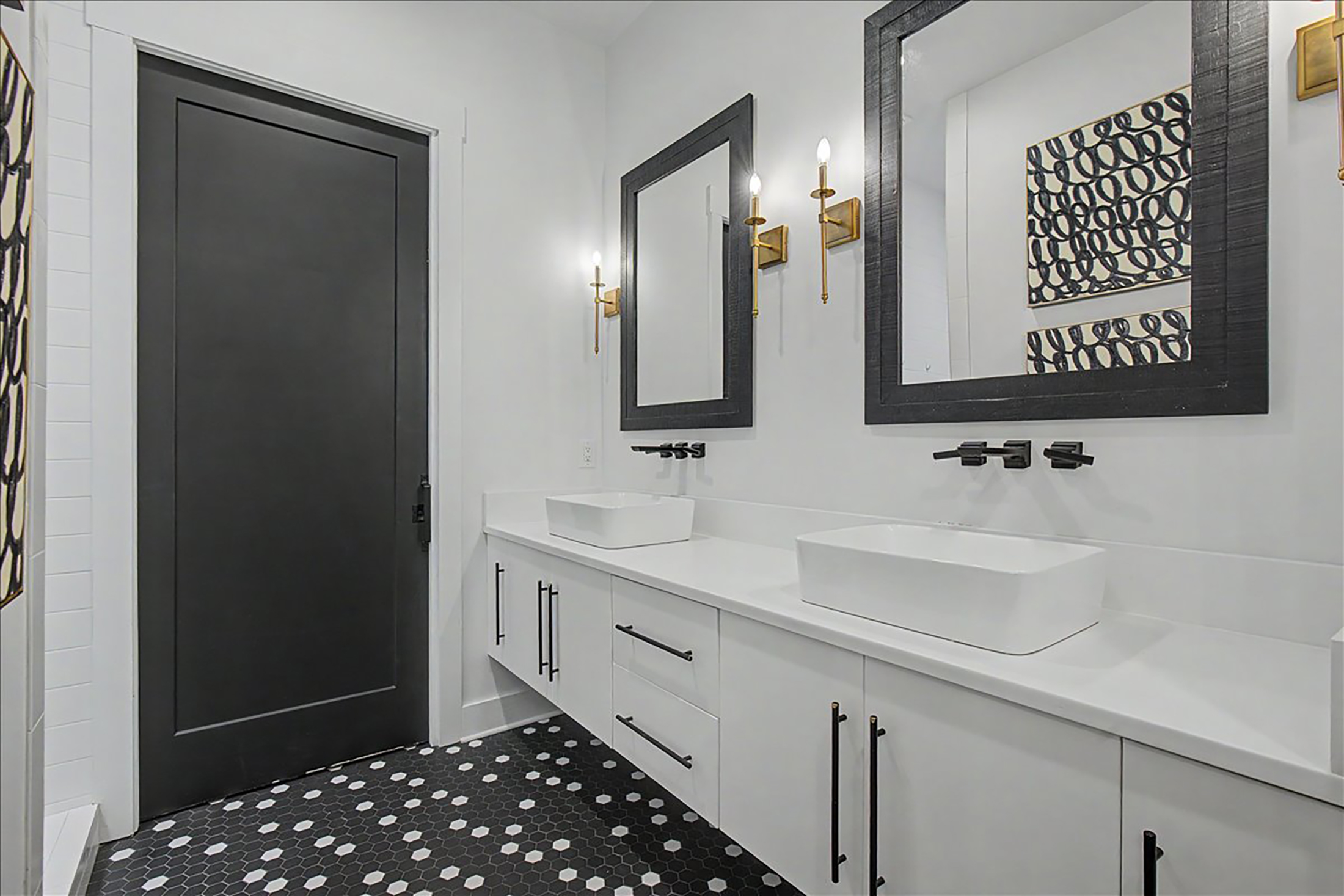  Custom Modern Farmhouse Near Downtown Woodstock - 物件實景
