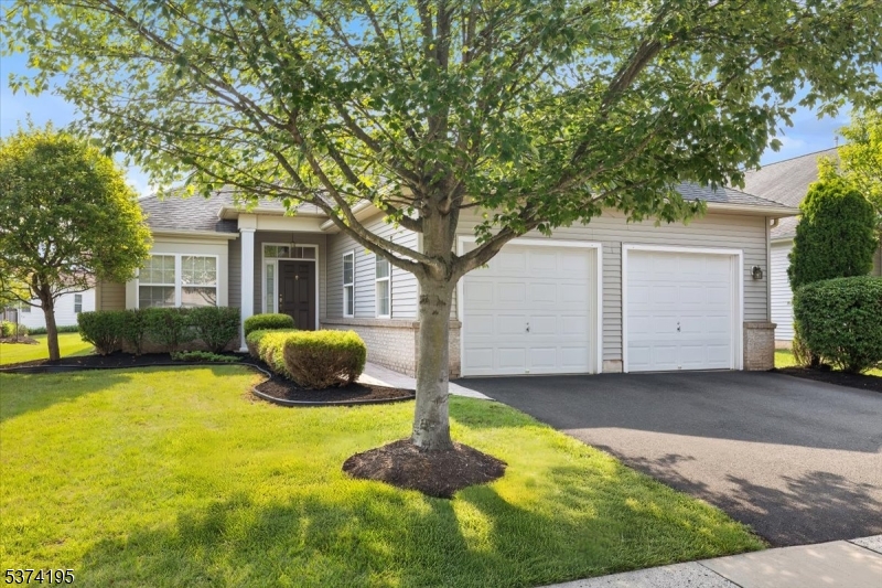 Franklin Twp., New Jersey, 08873, United States, 3 Bedrooms Bedrooms, ,2 BathroomsBathrooms,Residential,For Sale,1908431