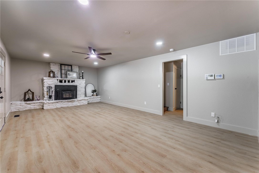 Fayetteville, Arkansas, 72704, United States, 5 Bedrooms Bedrooms, ,3 BathroomsBathrooms,Residential,For Sale,1805312