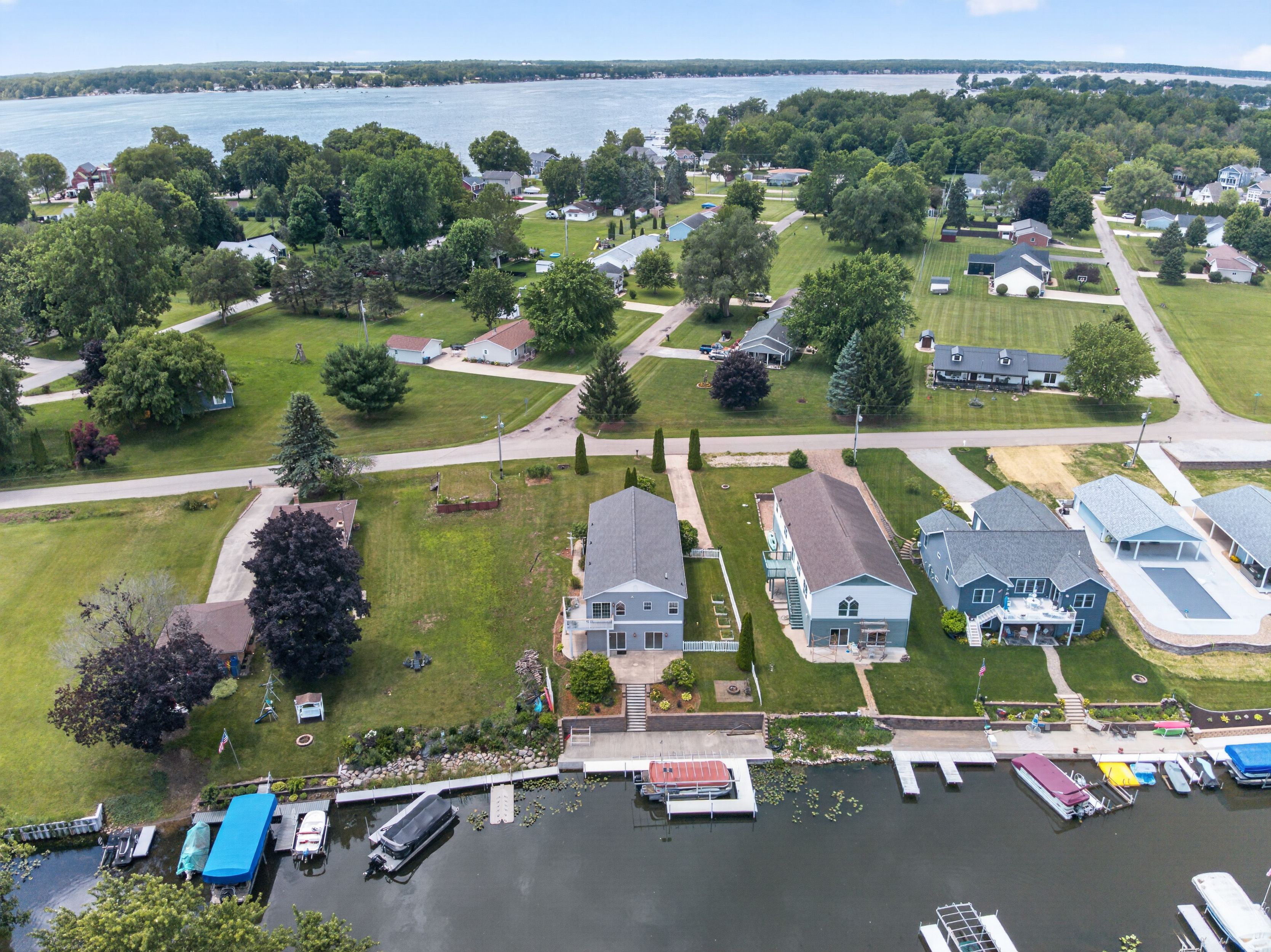  Spacious Channel-Front Home Off Lake Wawasee - 物件實景