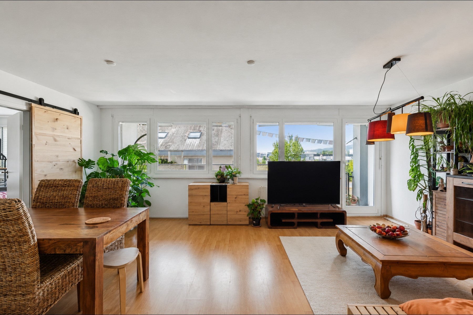  Spacious 5.5-room top-floor apartment with a terrace and 2 outdoor parking space - 物件實景