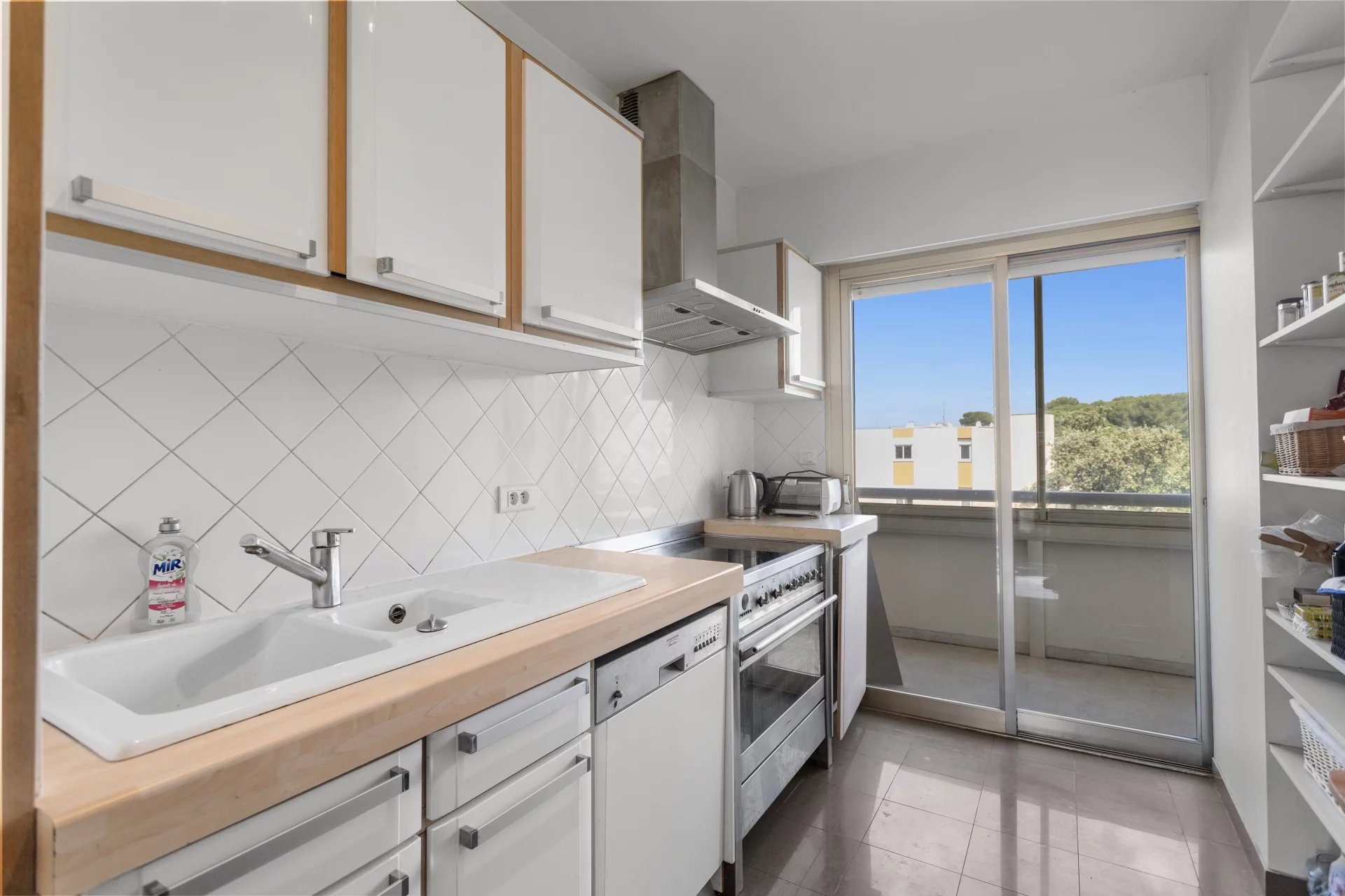 Le Cannet, Provence-Alpes-Côte d’Azur, 06110, FR, 2 Bedrooms Bedrooms, ,1 BathroomBathrooms,Residential,For Sale,1848026