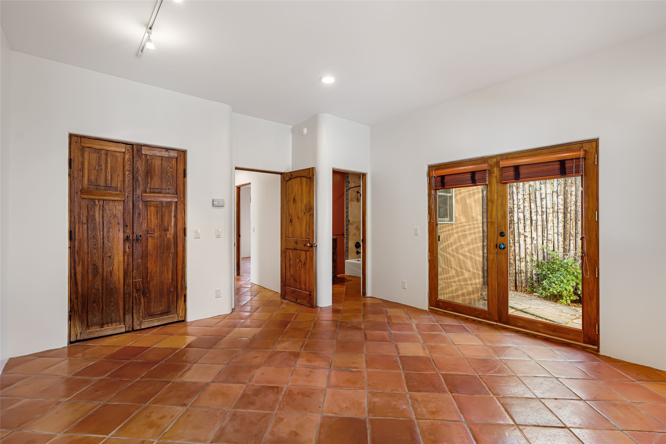  207 Cordova Road B - 物件實景