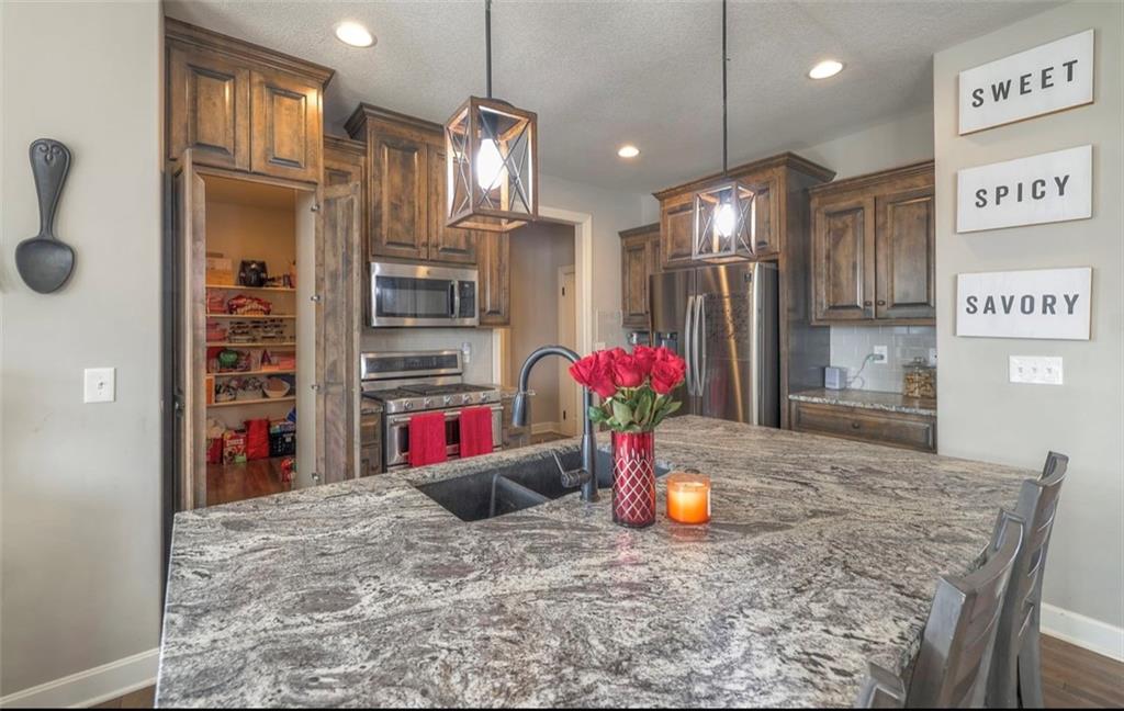 Olathe, Kansas, 66062, United States, 4 Bedrooms Bedrooms, ,4 BathroomsBathrooms,Residential,For Sale,1992047