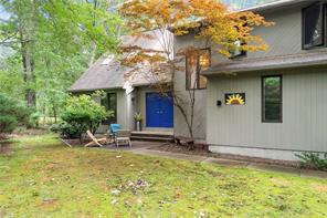 East Greenwich, Rhode Island, 02818, United States, 3 Bedrooms Bedrooms, ,3 BathroomsBathrooms,Residential,For Sale,1920321